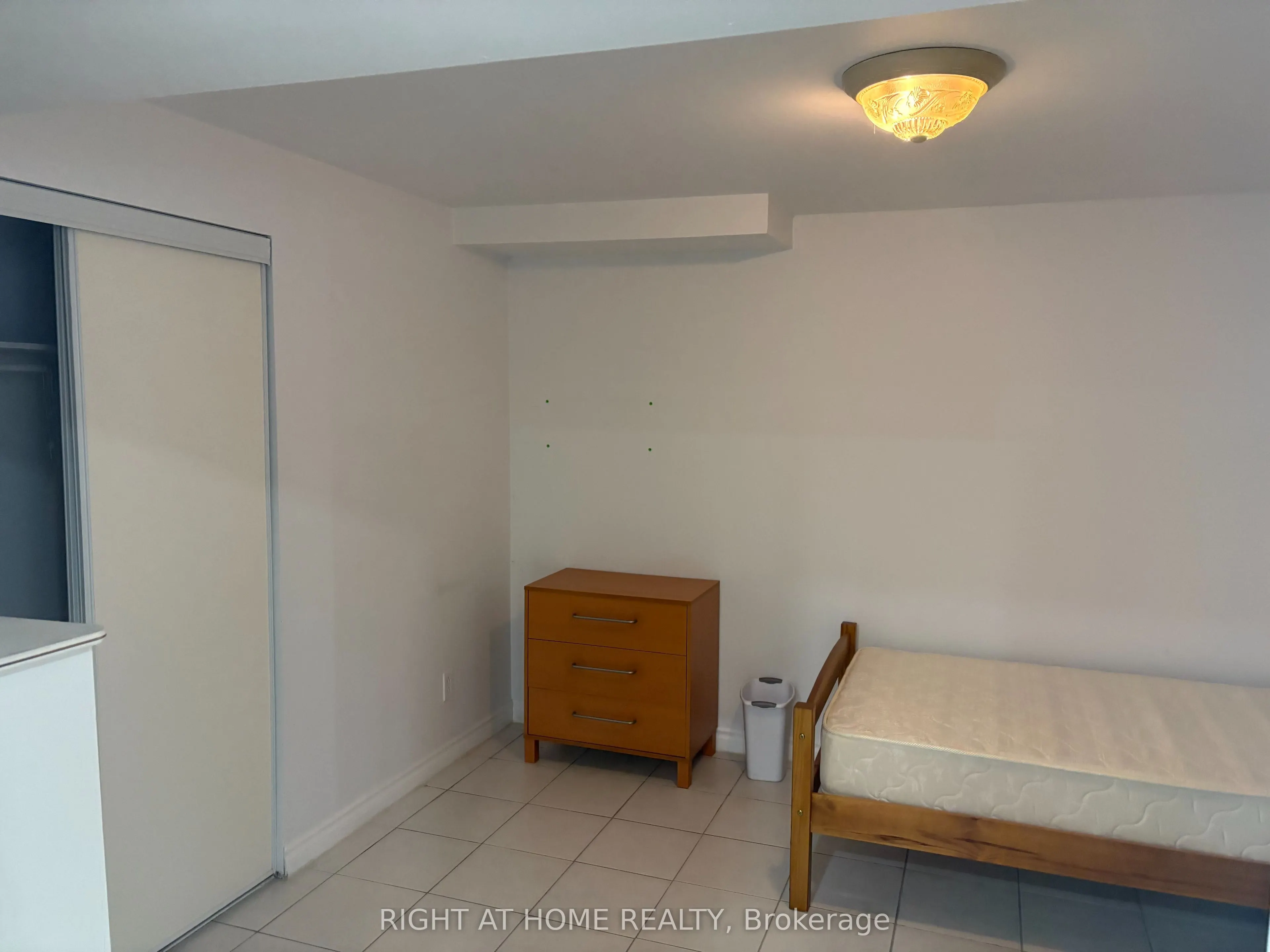 40 Caracas Road
