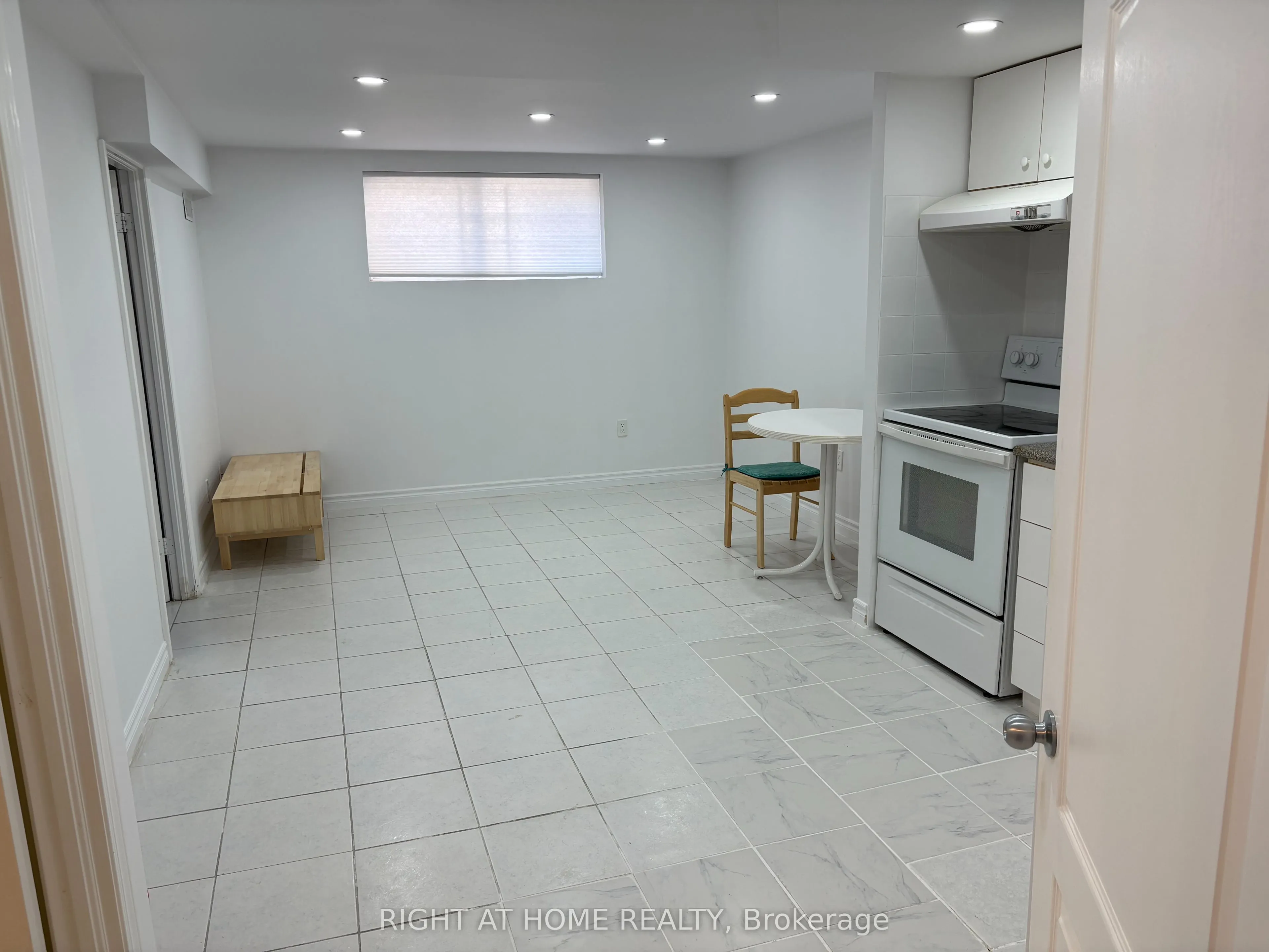 40 Caracas Road