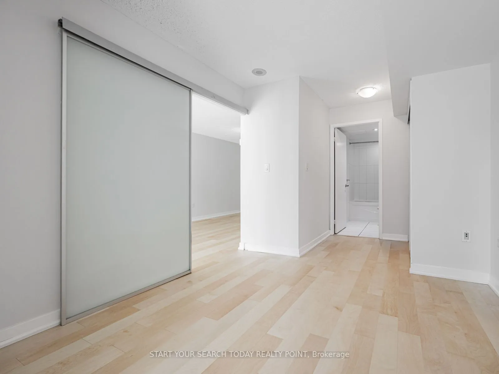 8 Telegram Mews, #628