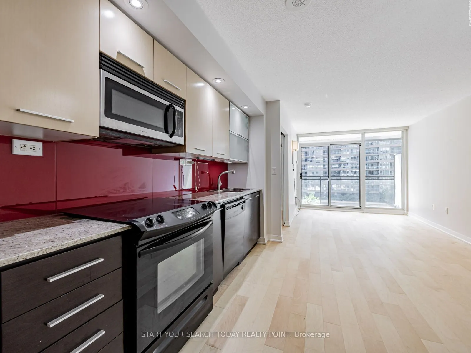 8 Telegram Mews, #628