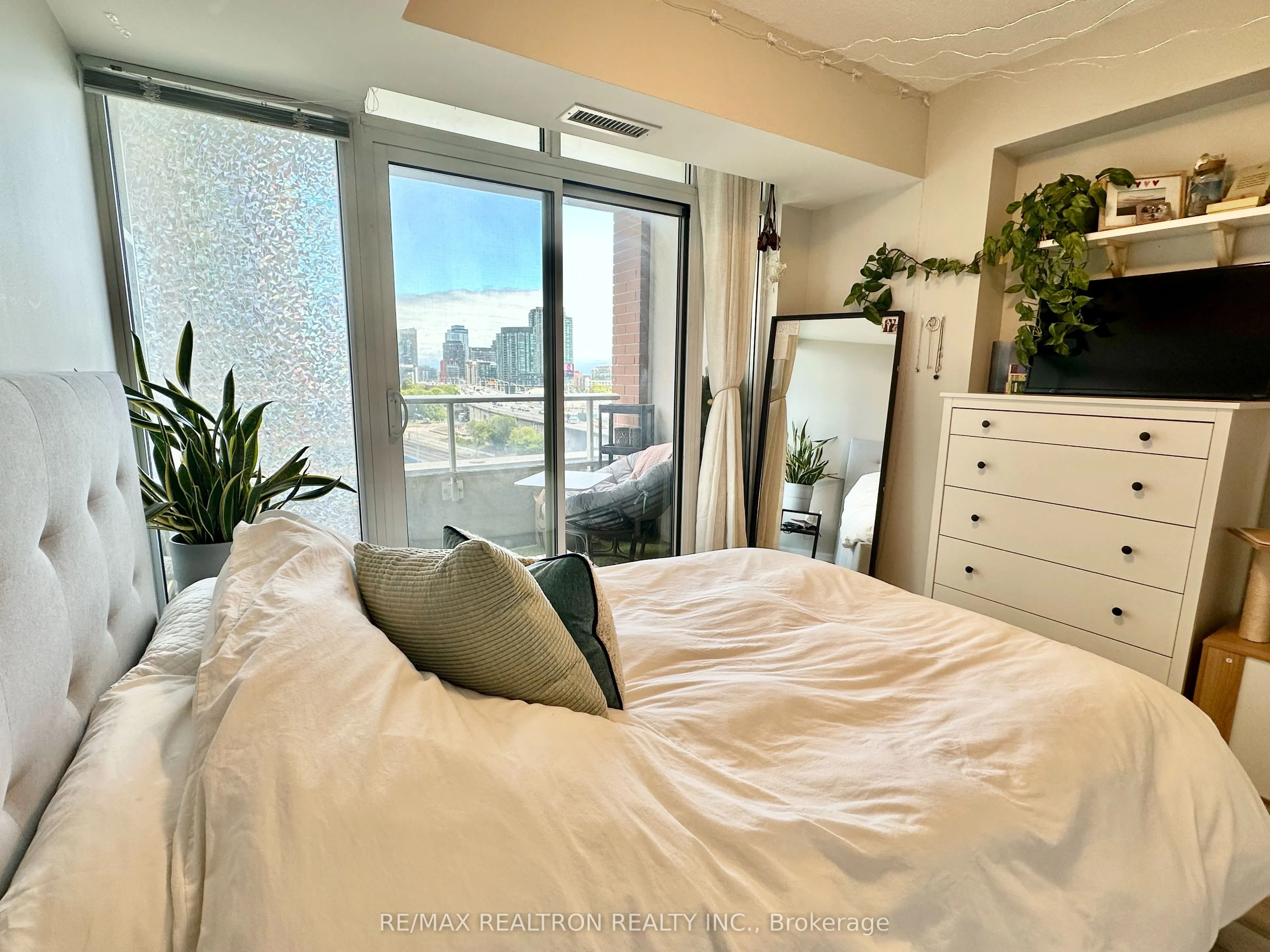 85 East Liberty Street, #1006