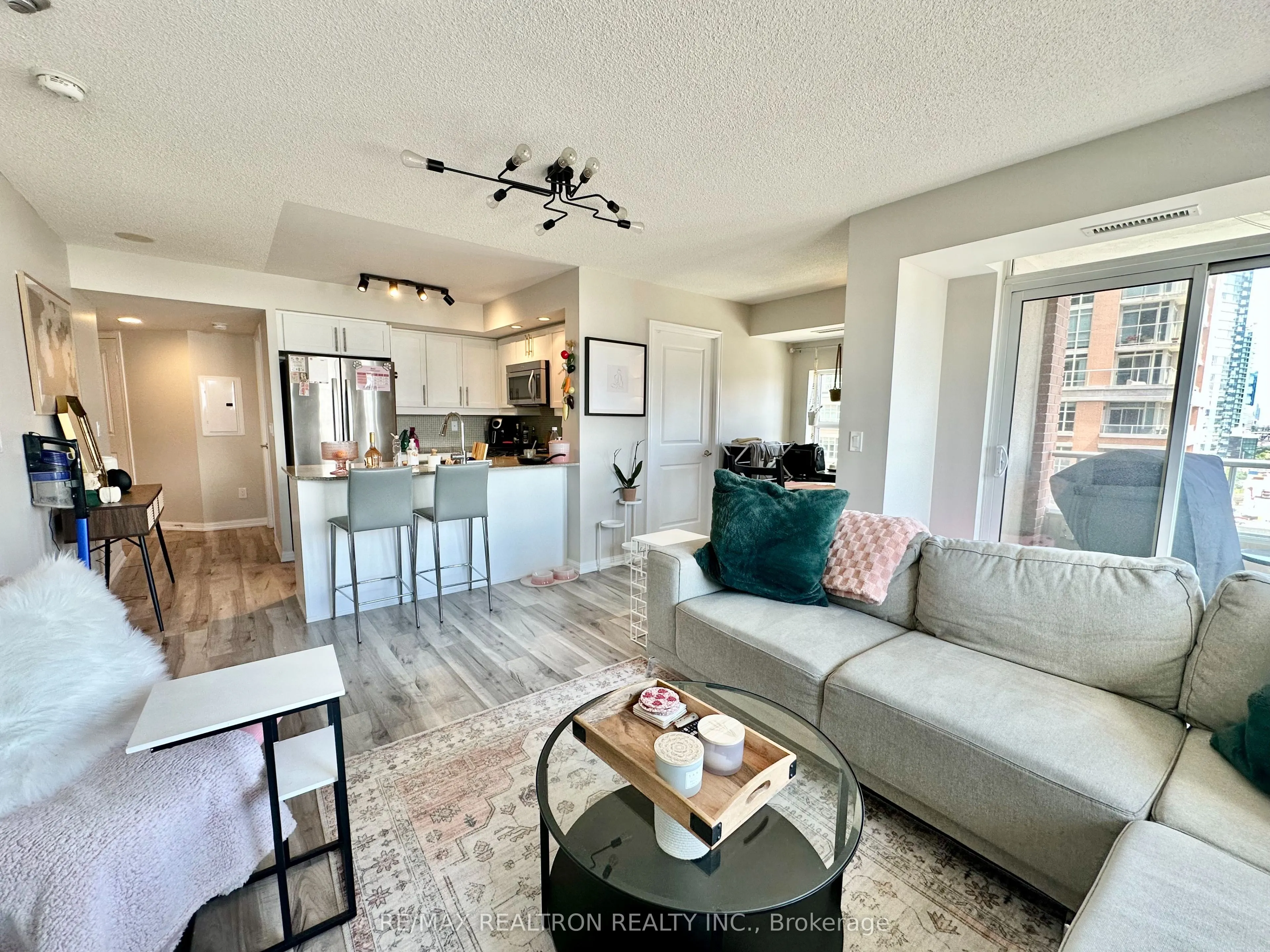 85 East Liberty Street, #1006
