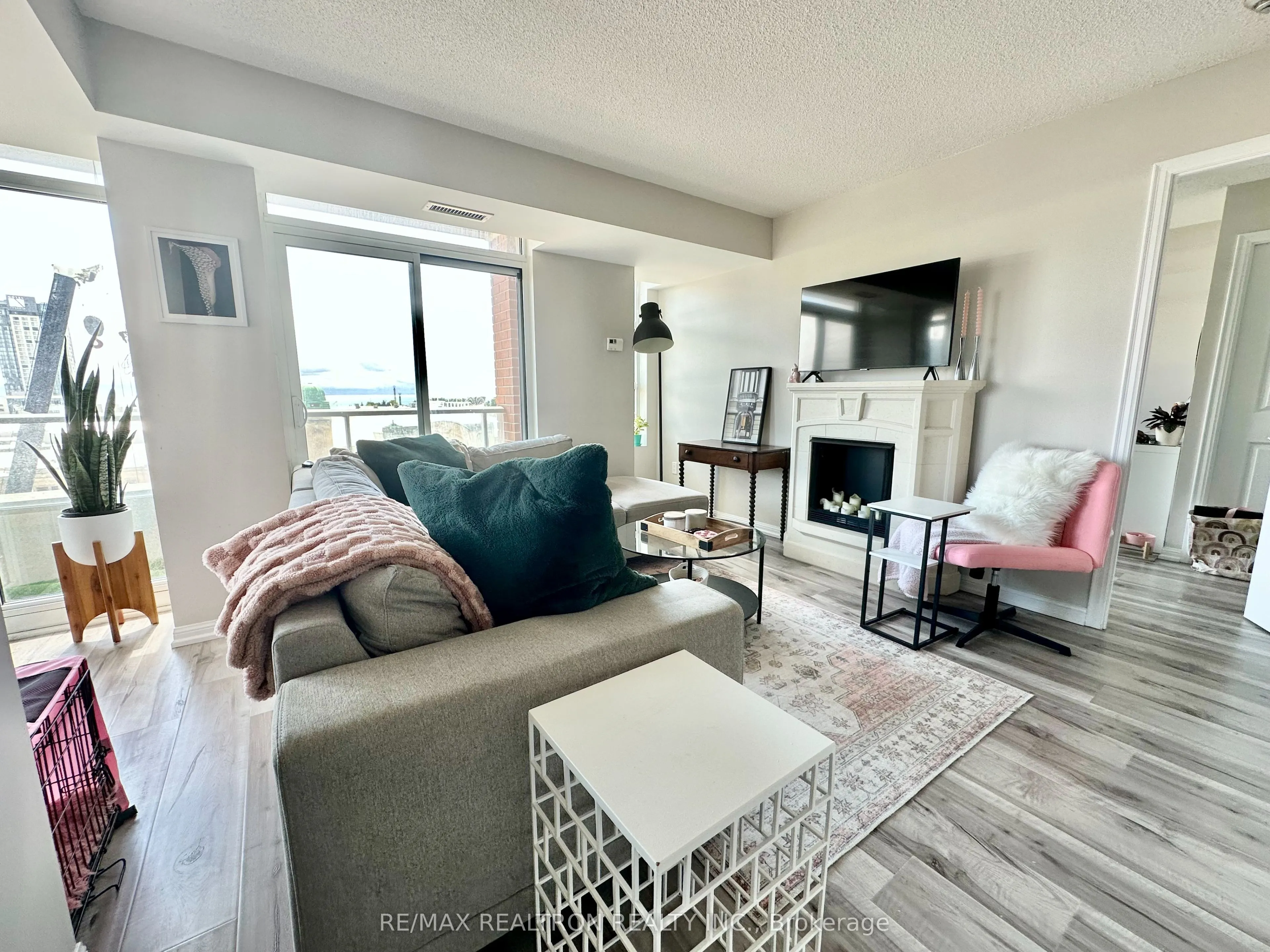 85 East Liberty Street, #1006