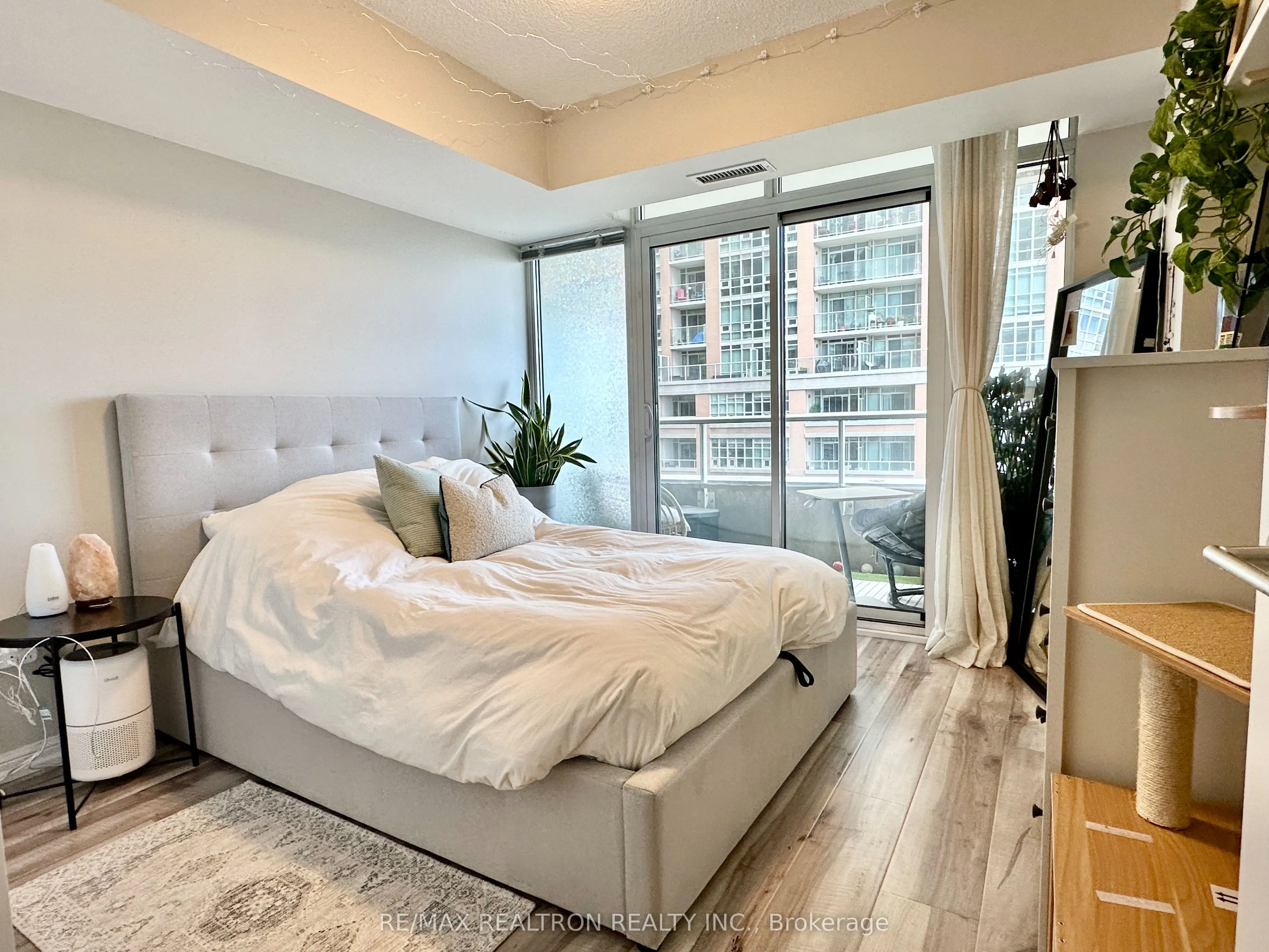 85 East Liberty Street, #1006