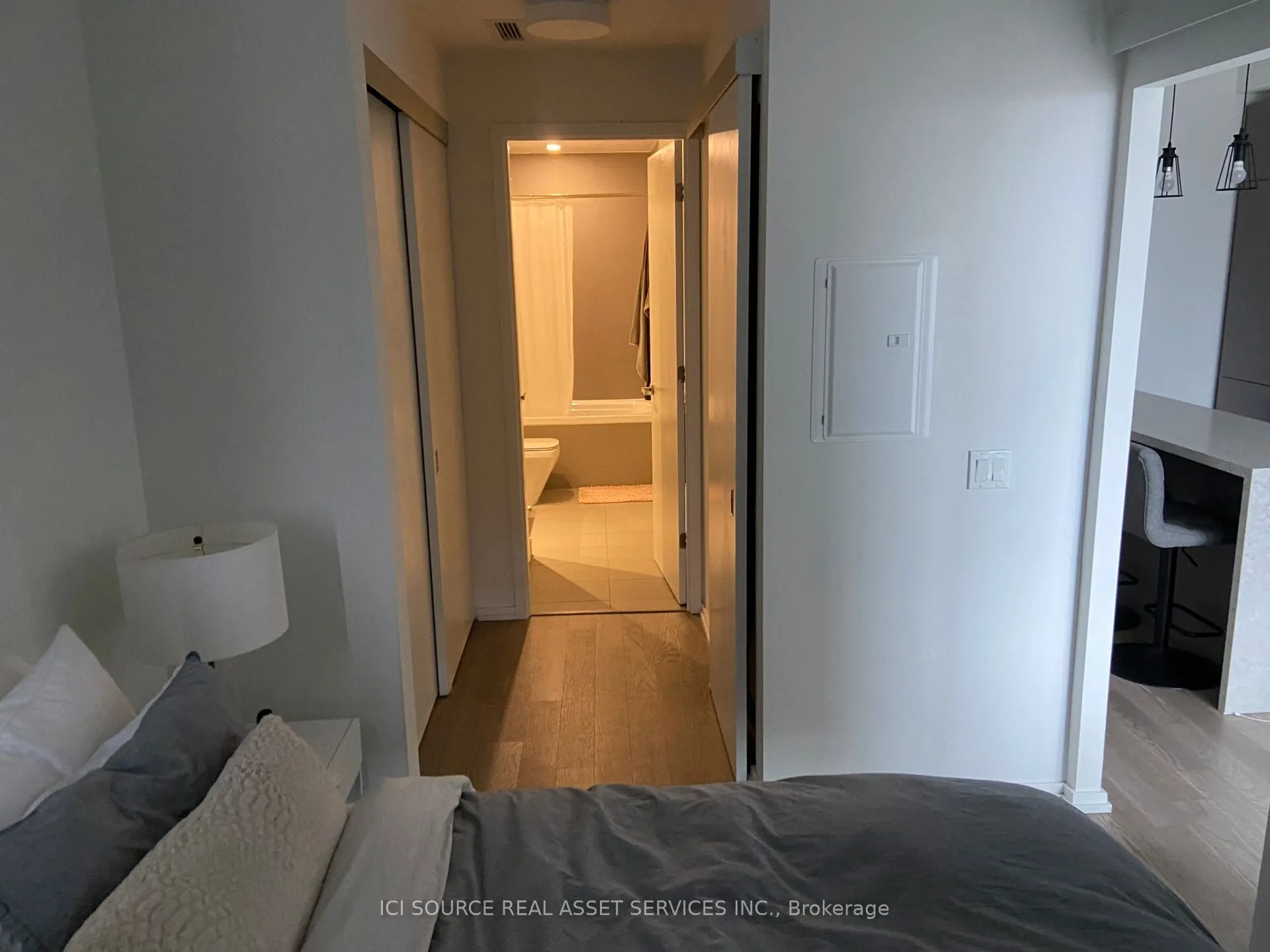 8 Hillsdale Avenue E, #1718