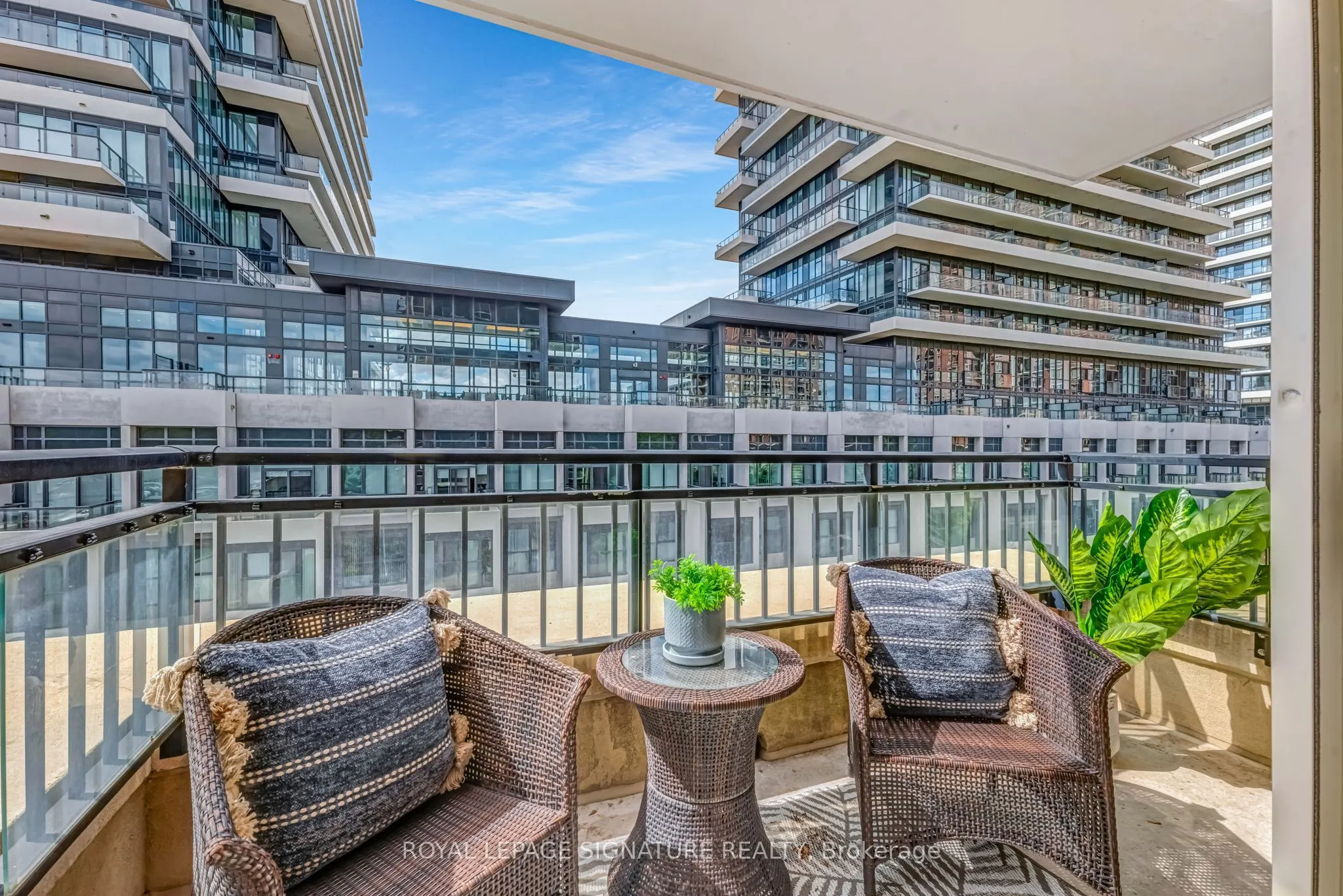 1103 Leslie Street, #403