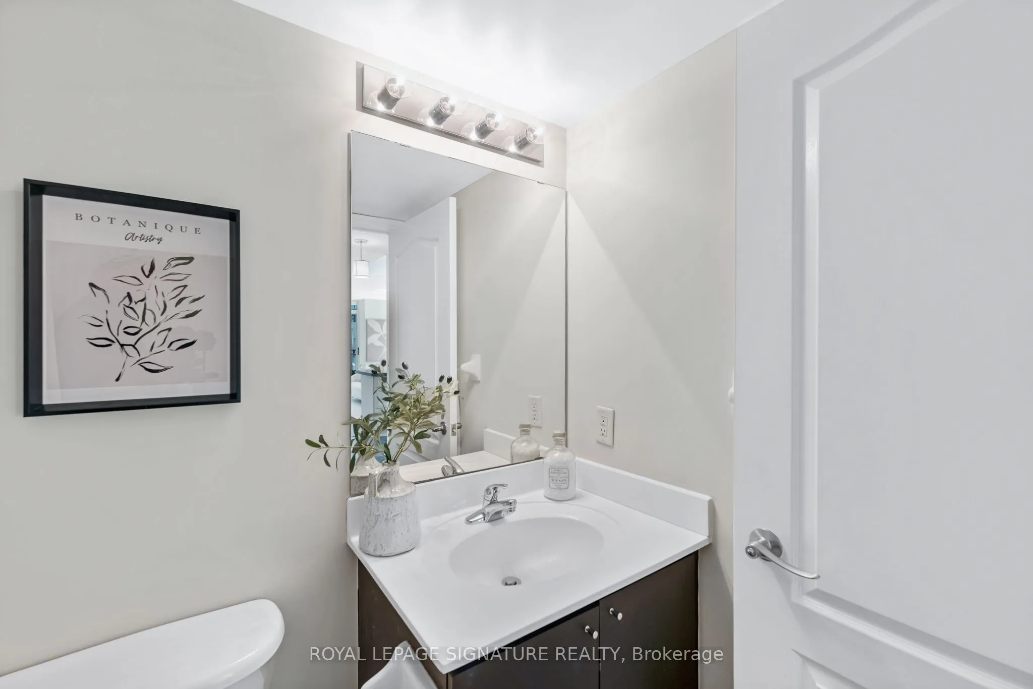 1103 Leslie Street, #403