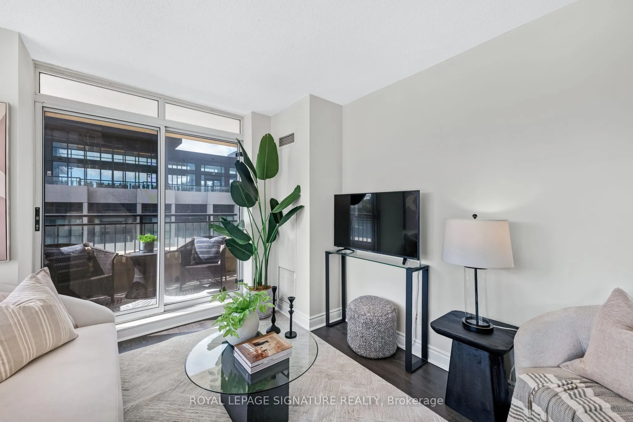 1103 Leslie Street, #403