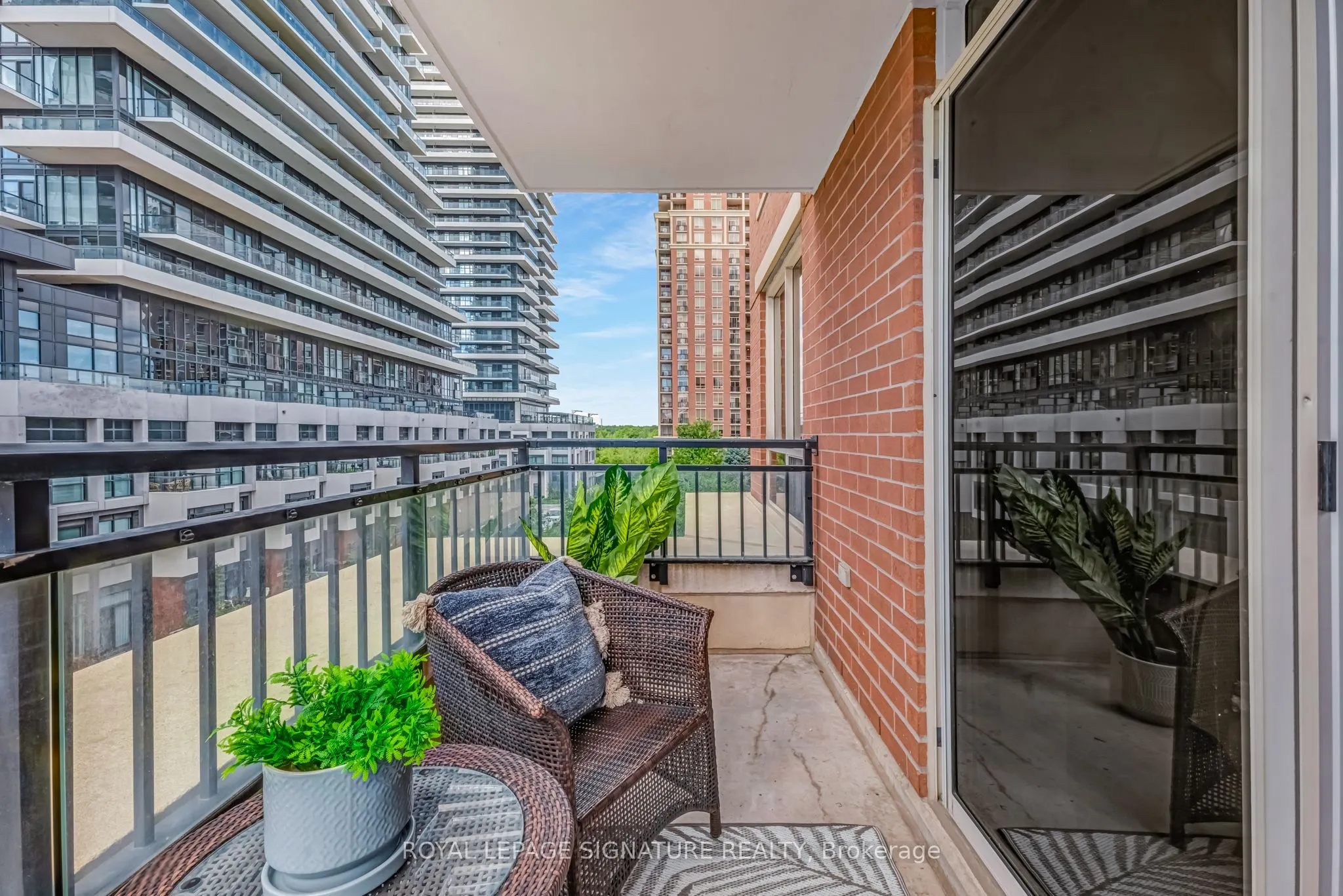 1103 Leslie Street, #403