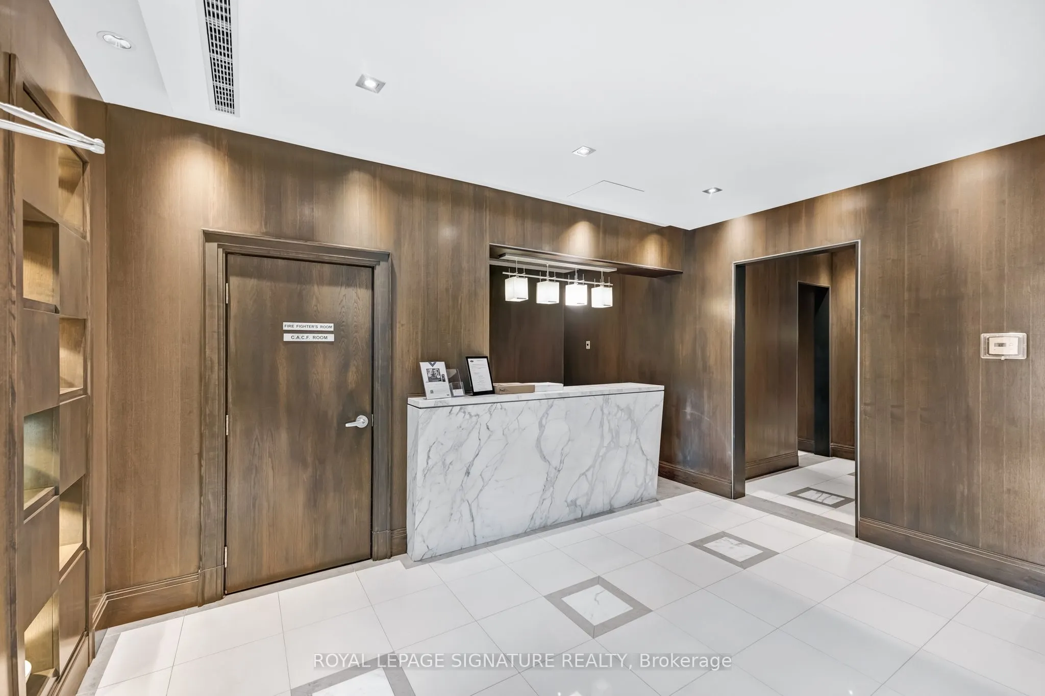 1103 Leslie Street, #403