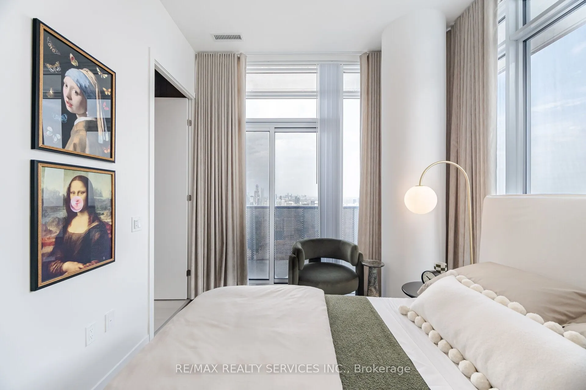 138 Downes Street, #PH103