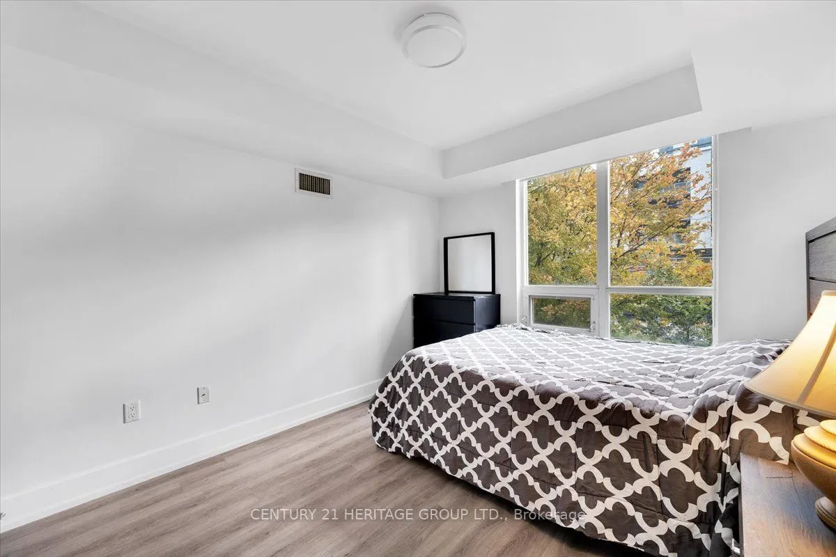 650 Sheppard Avenue E, #219