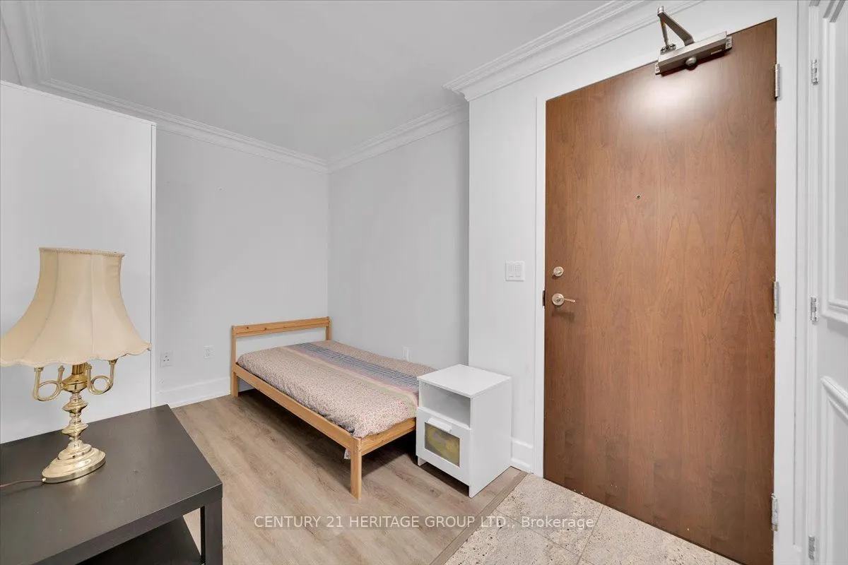 650 Sheppard Avenue E, #219