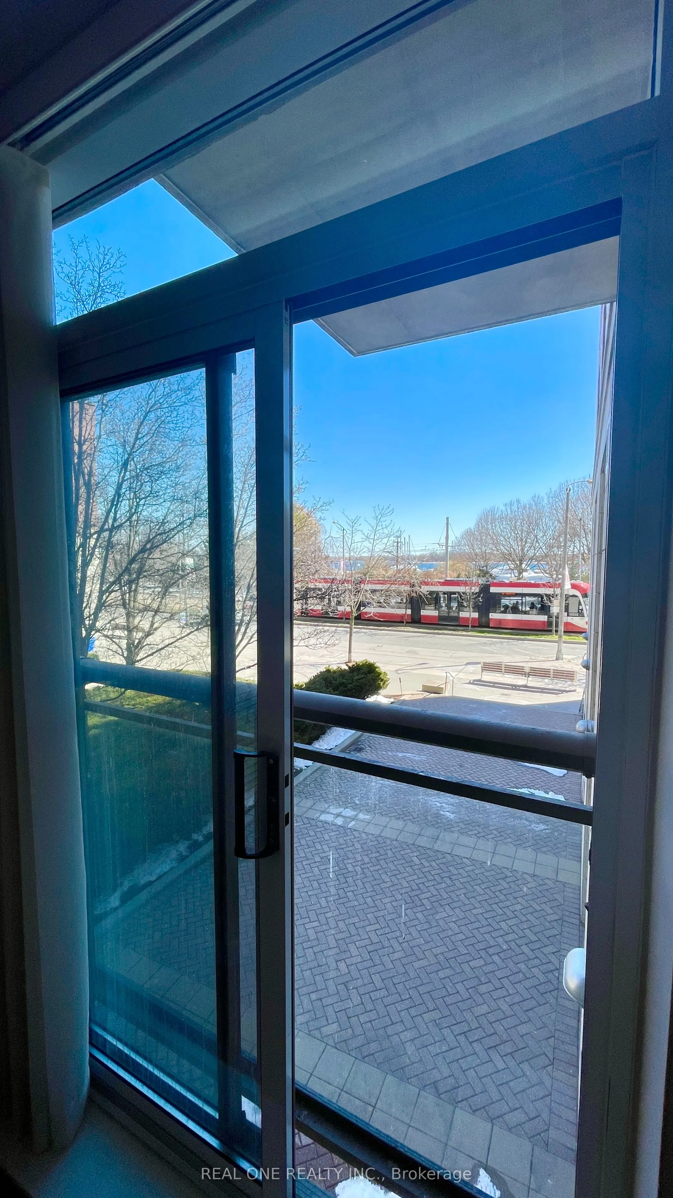 500 Queens Quay W, #105W