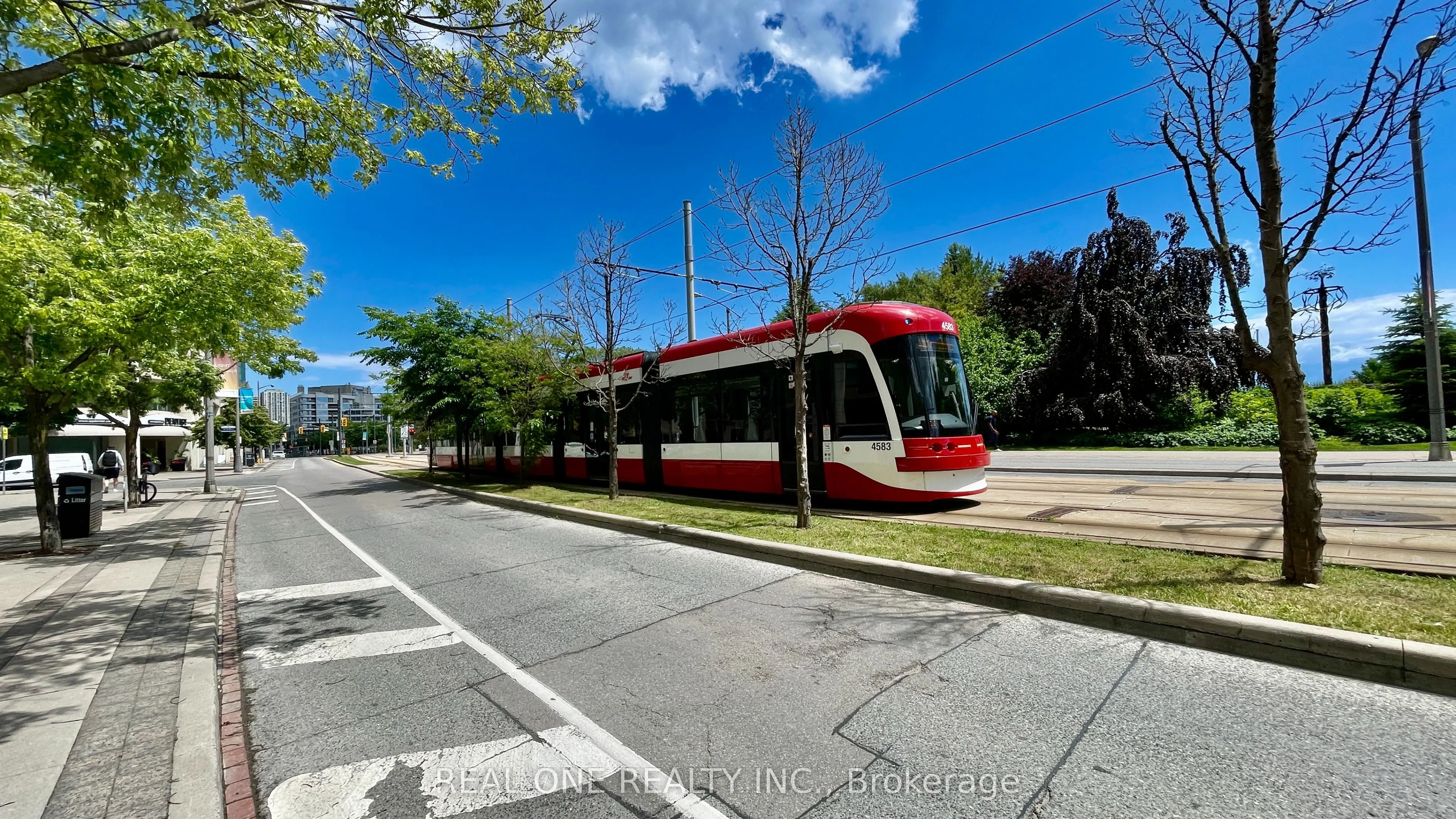 500 Queens Quay W, #105W