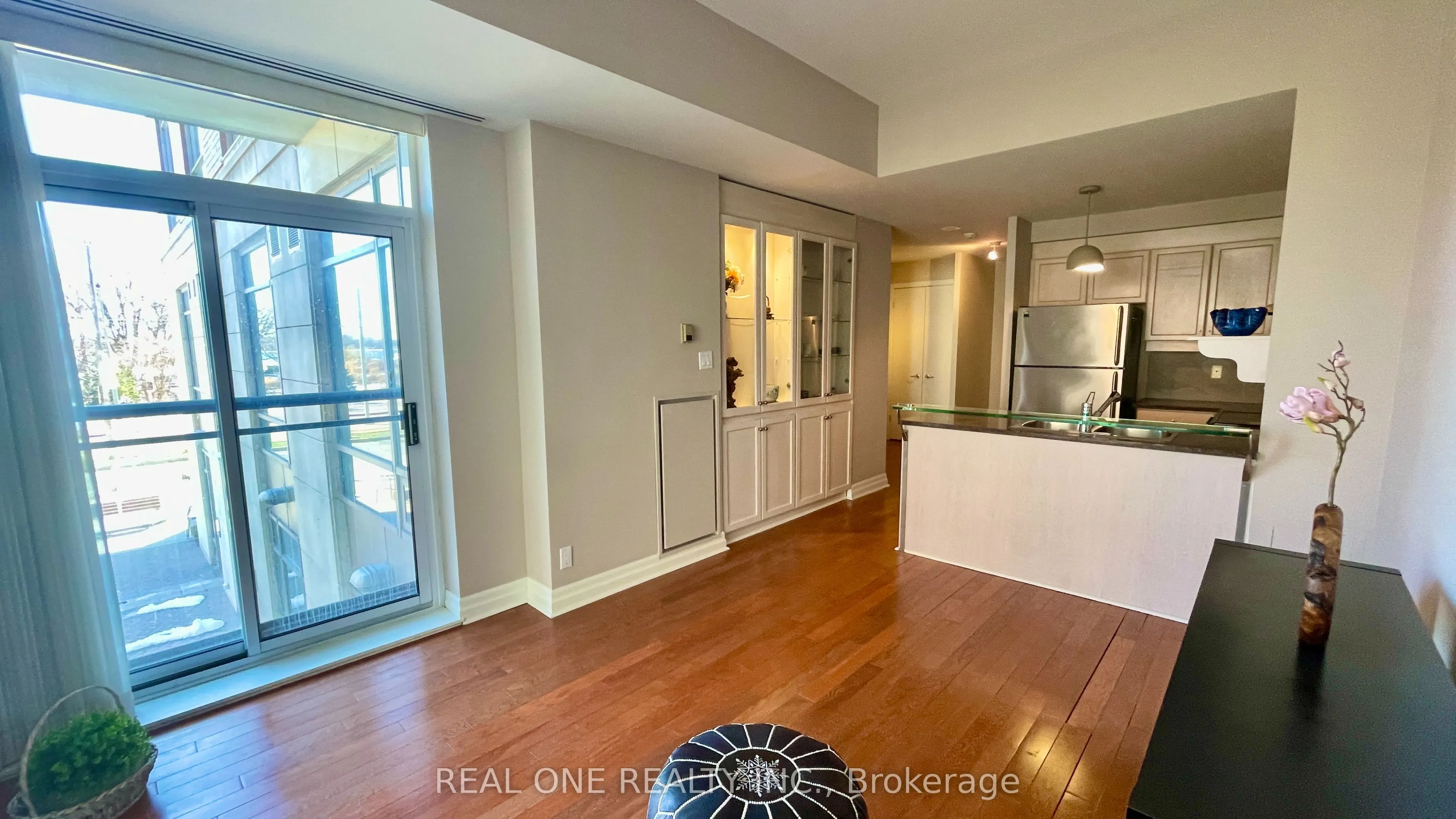 500 Queens Quay W, #105W