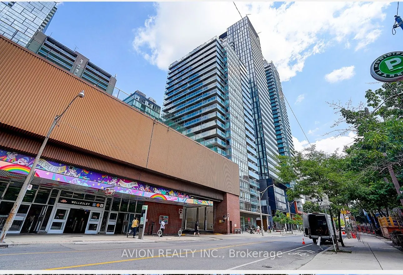 22 Wellesley Street E, #303 (Master Bedroom)