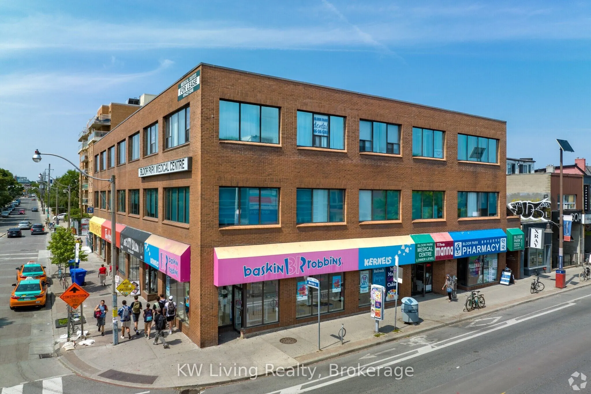 726 Bloor Street W, #307 & 309