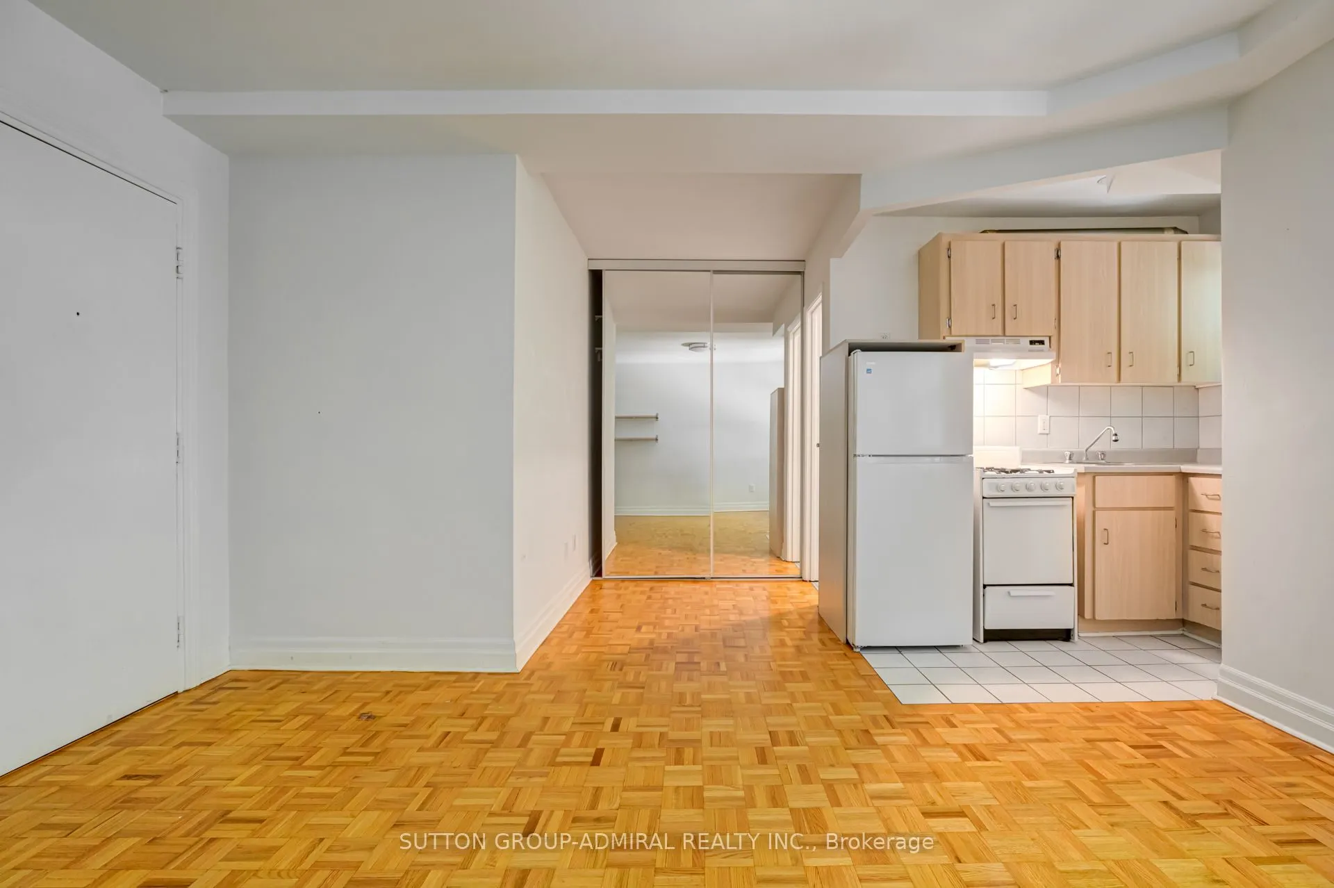 33 Maitland Street, #303
