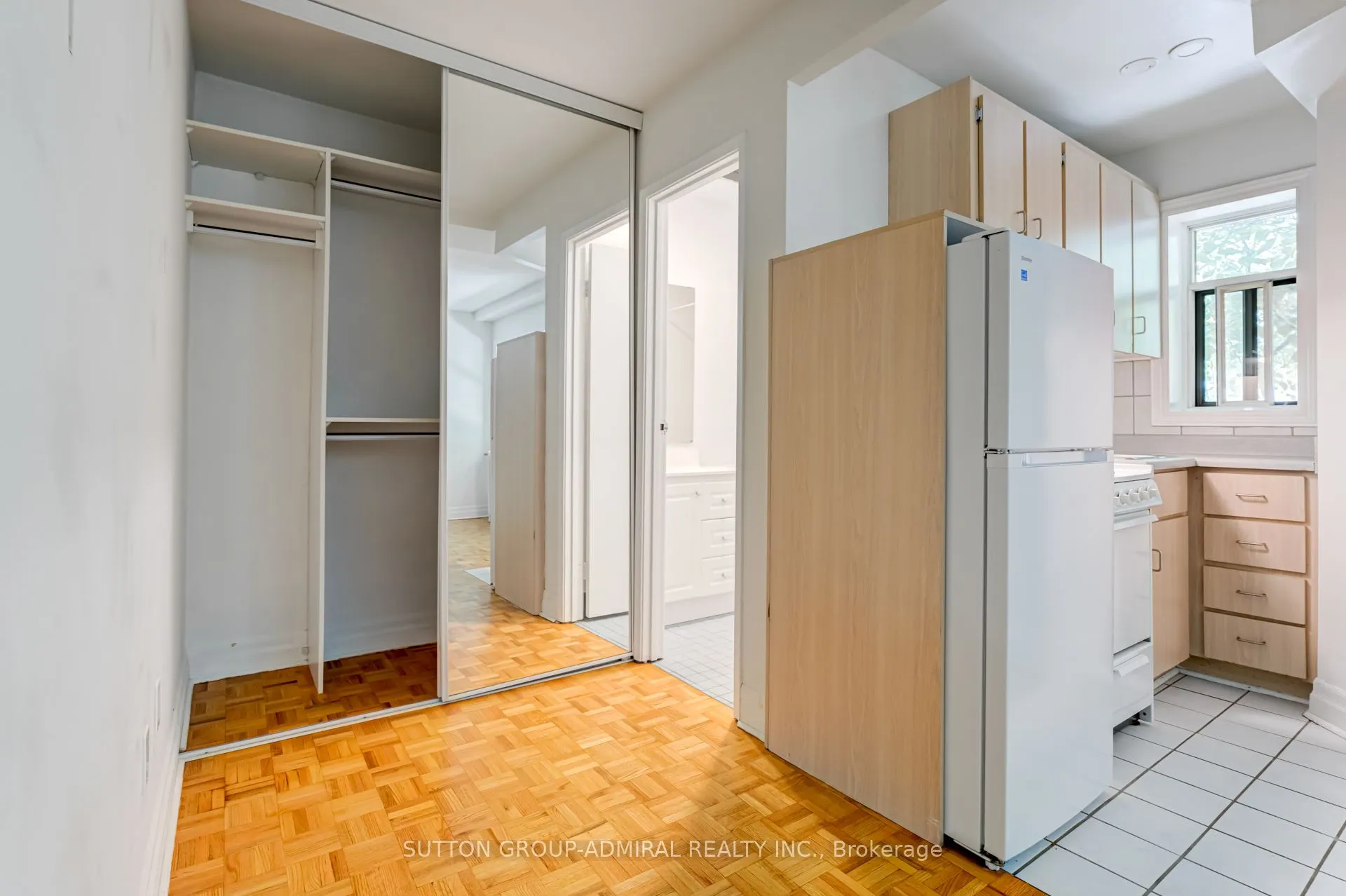 33 Maitland Street, #303