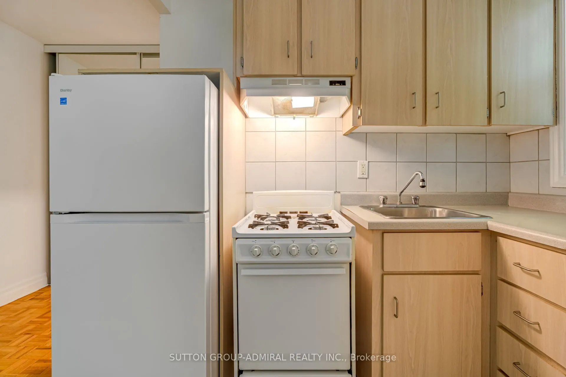 33 Maitland Street, #303