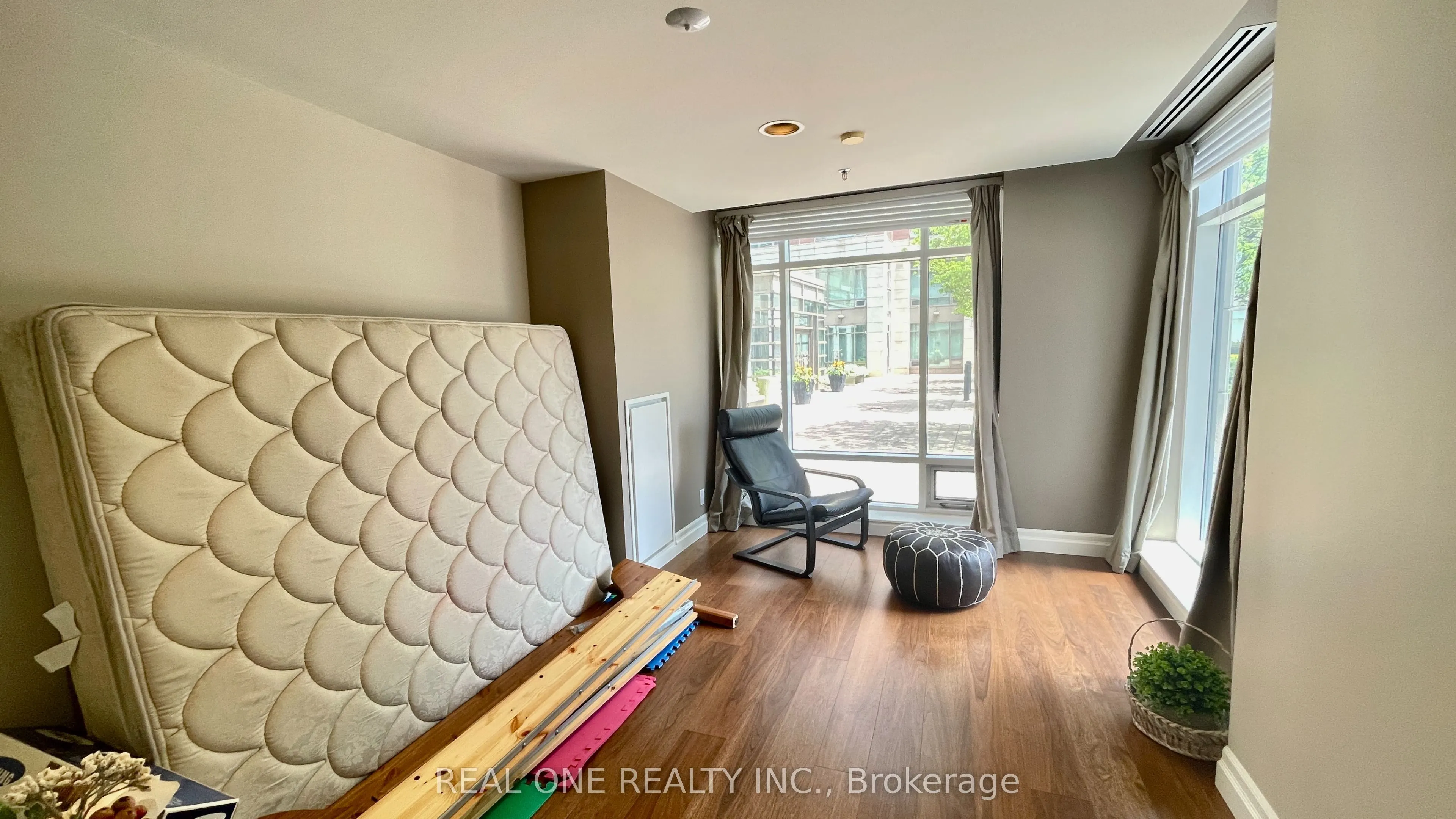500 Queens Quay W, #105W Gr