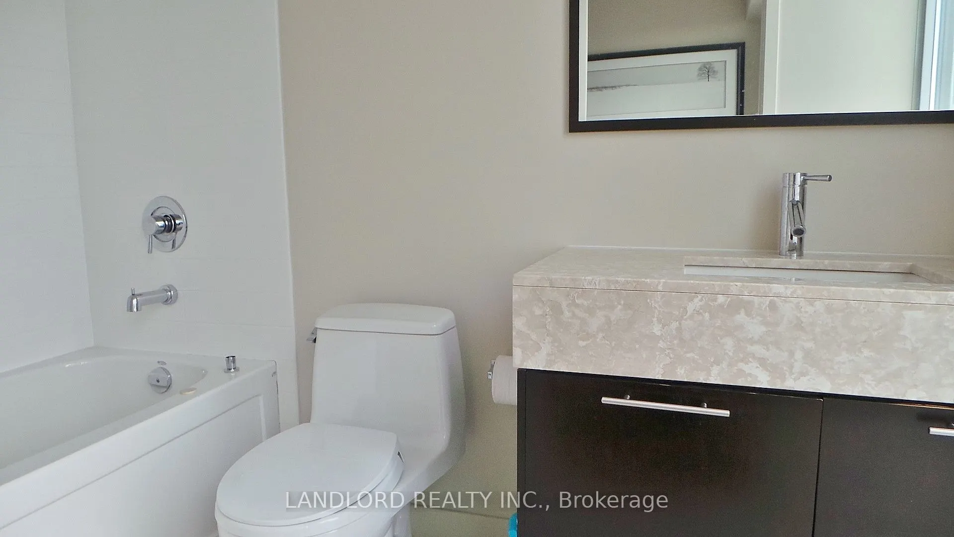 126 Simcoe Street, #3003