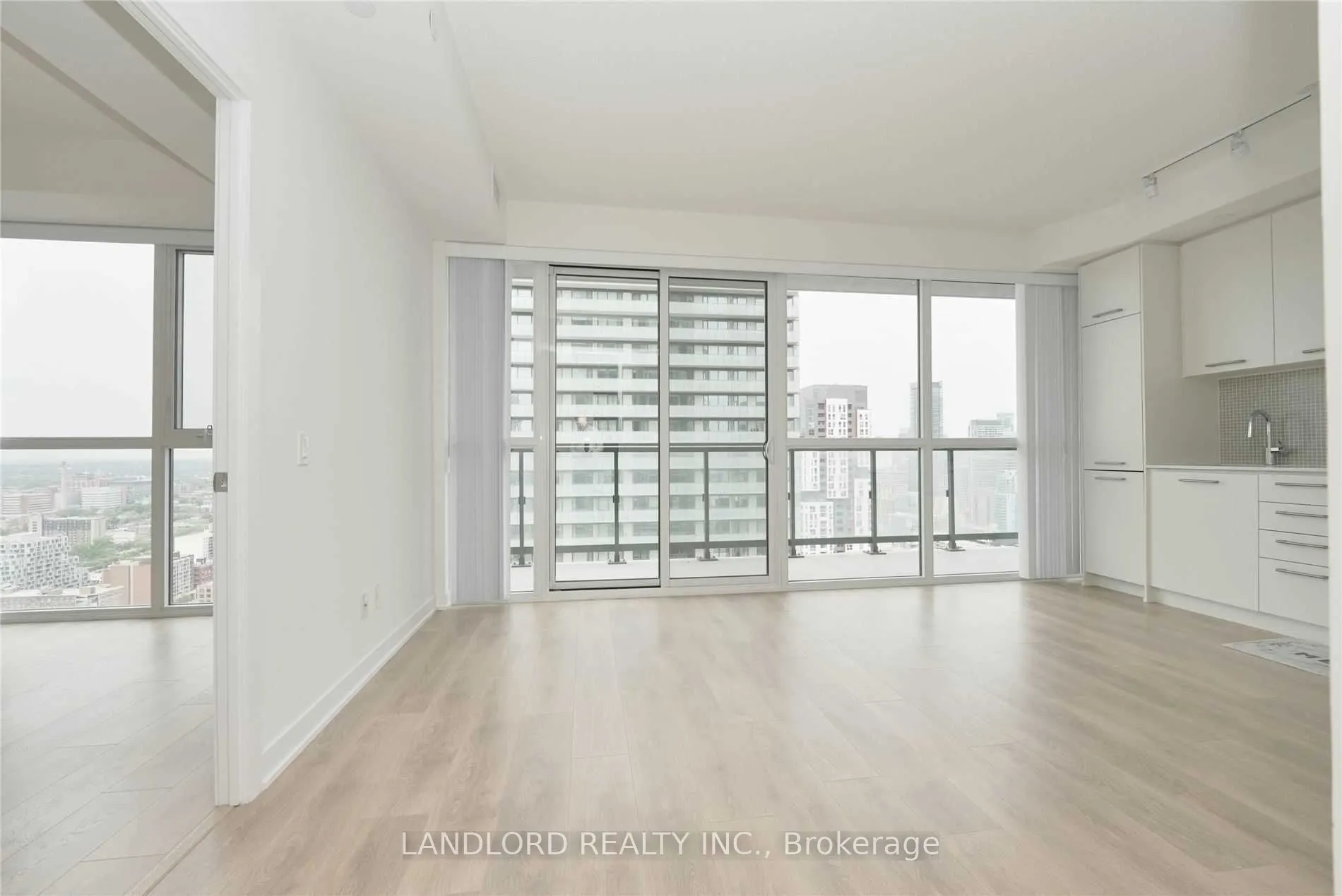 87 Peter Street, #3507