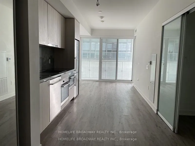 15 Queens Quay E, #210