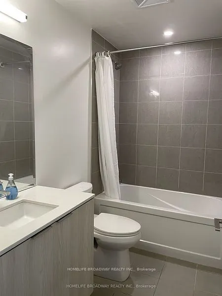 15 Queens Quay E, #210