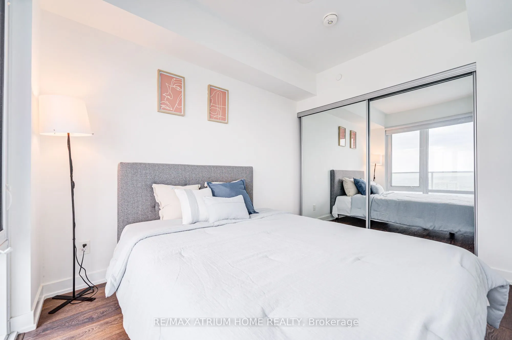 501 Yonge Street, #3207