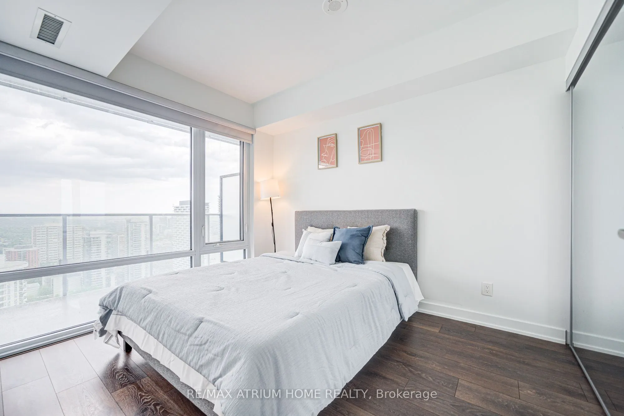 501 Yonge Street, #3207