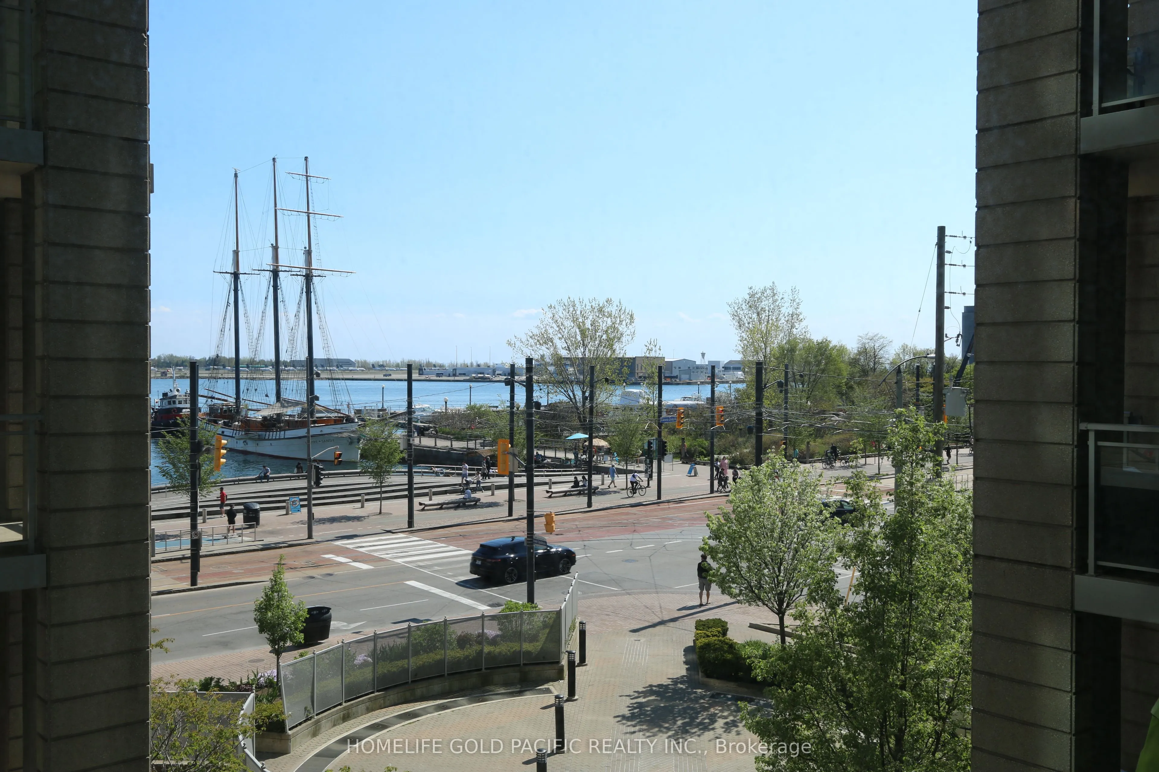 410 Queens Quay W, #301