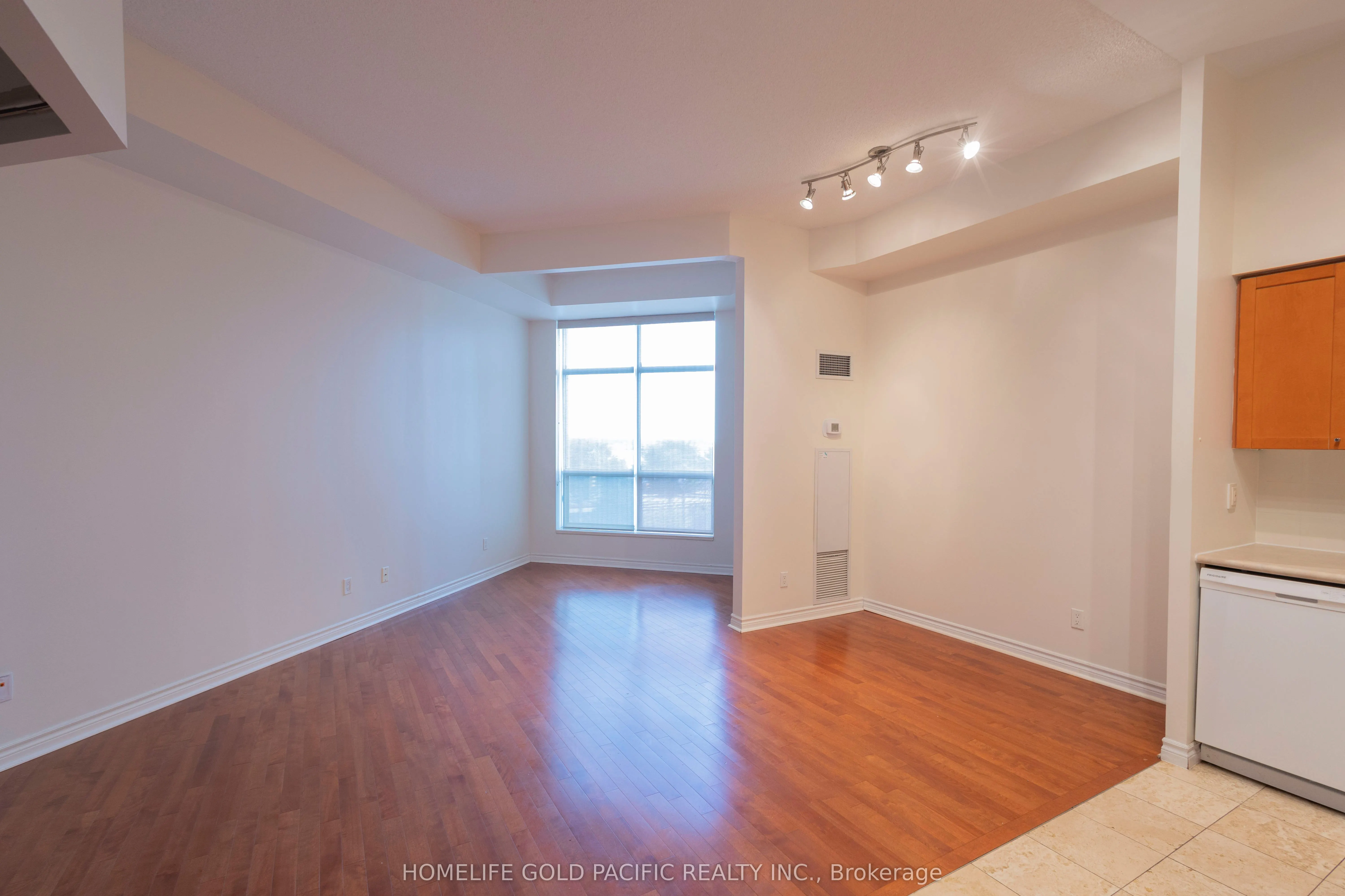 410 Queens Quay W, #301