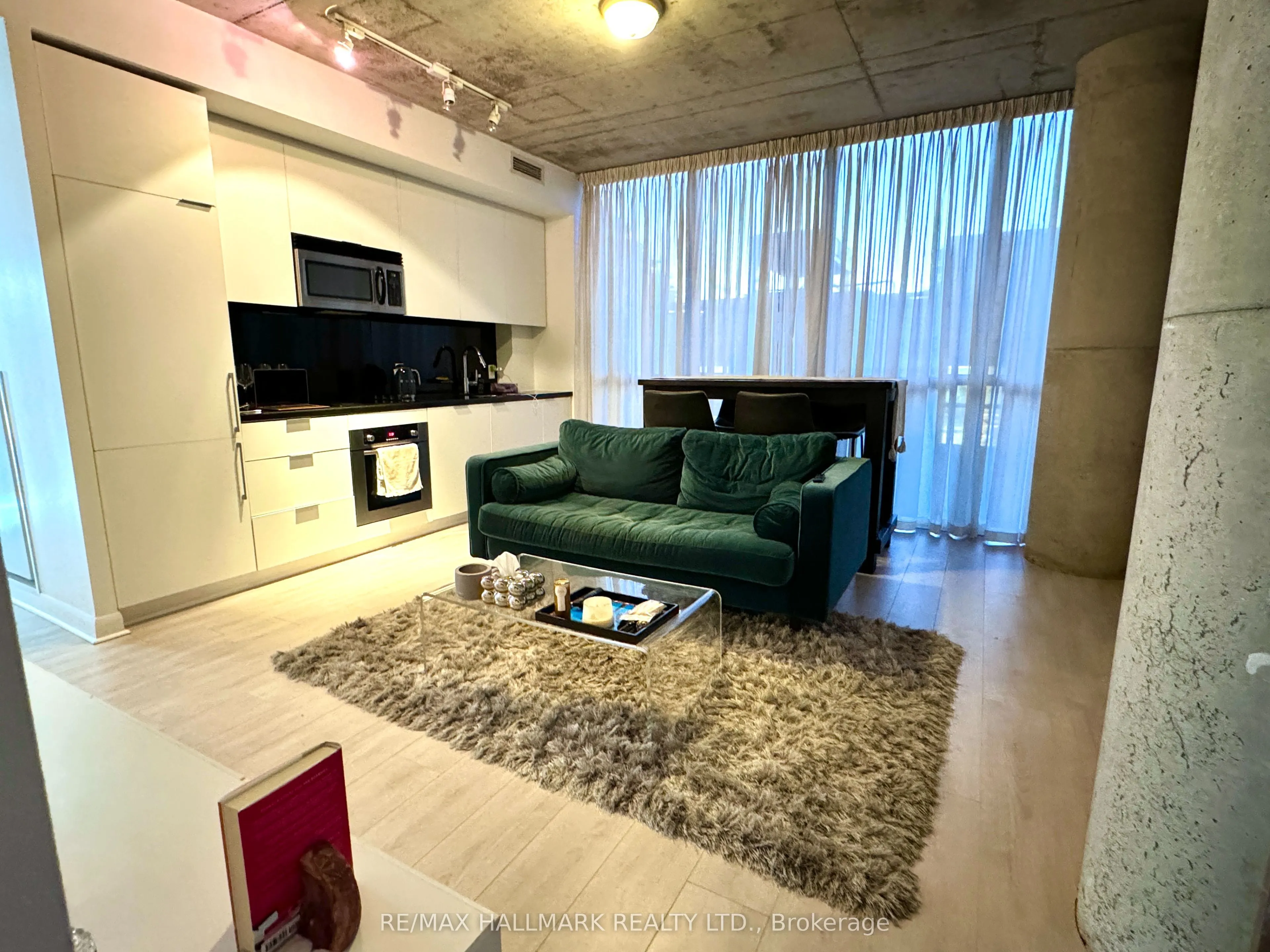 478 King Street W, #417