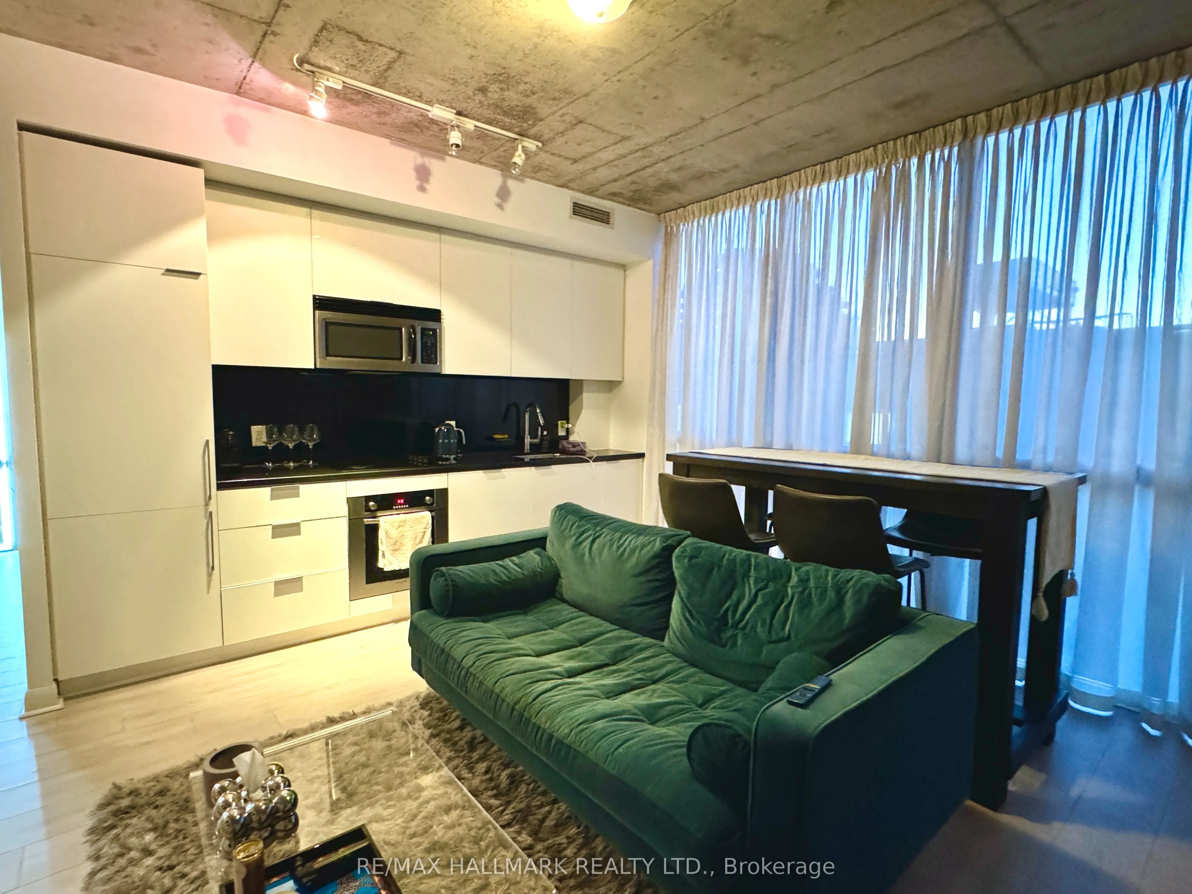 478 King Street W, #417