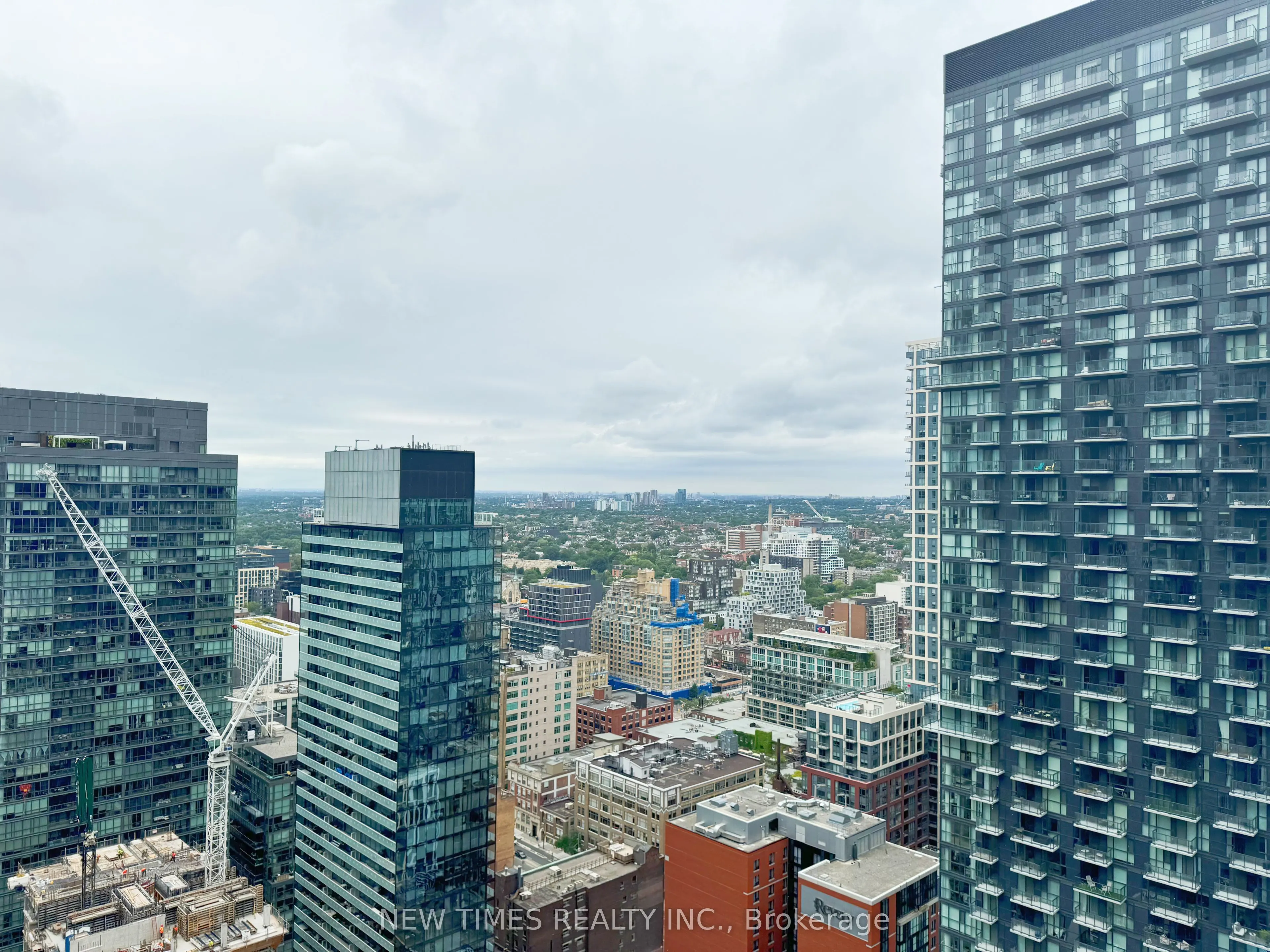 125 Blue Jays Way, #4007