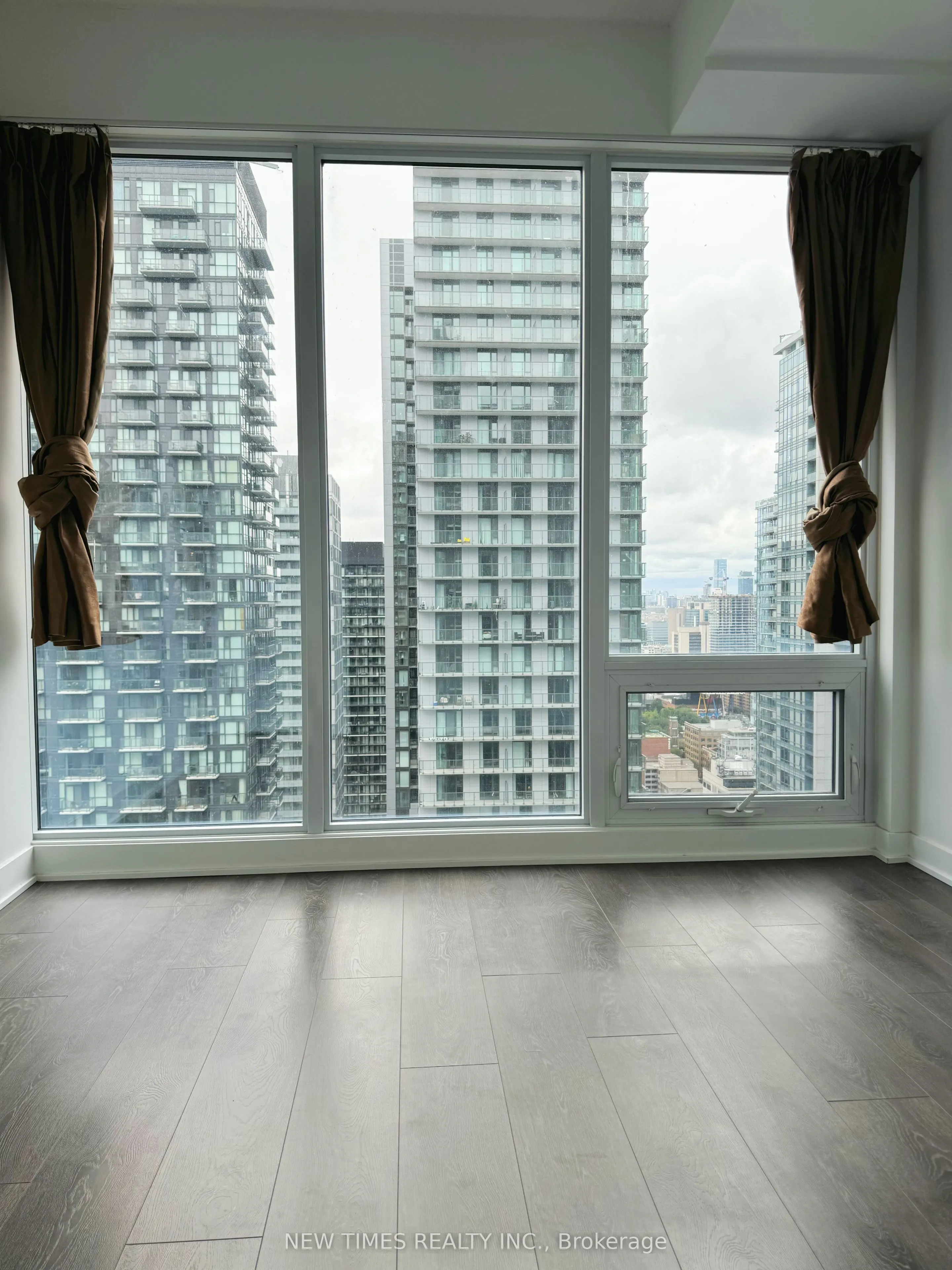 125 Blue Jays Way, #4007