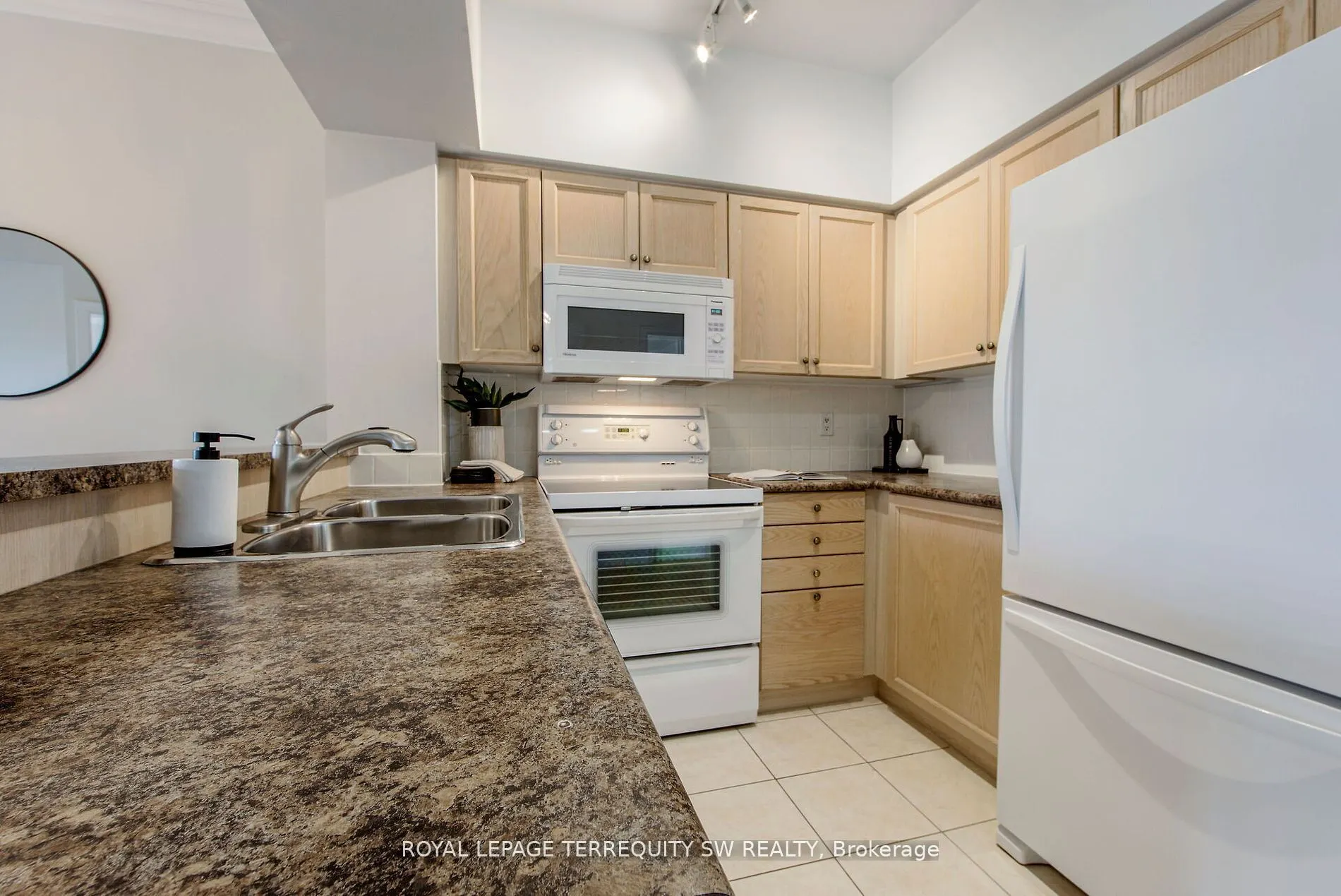 2 Clairtrell Road, #208