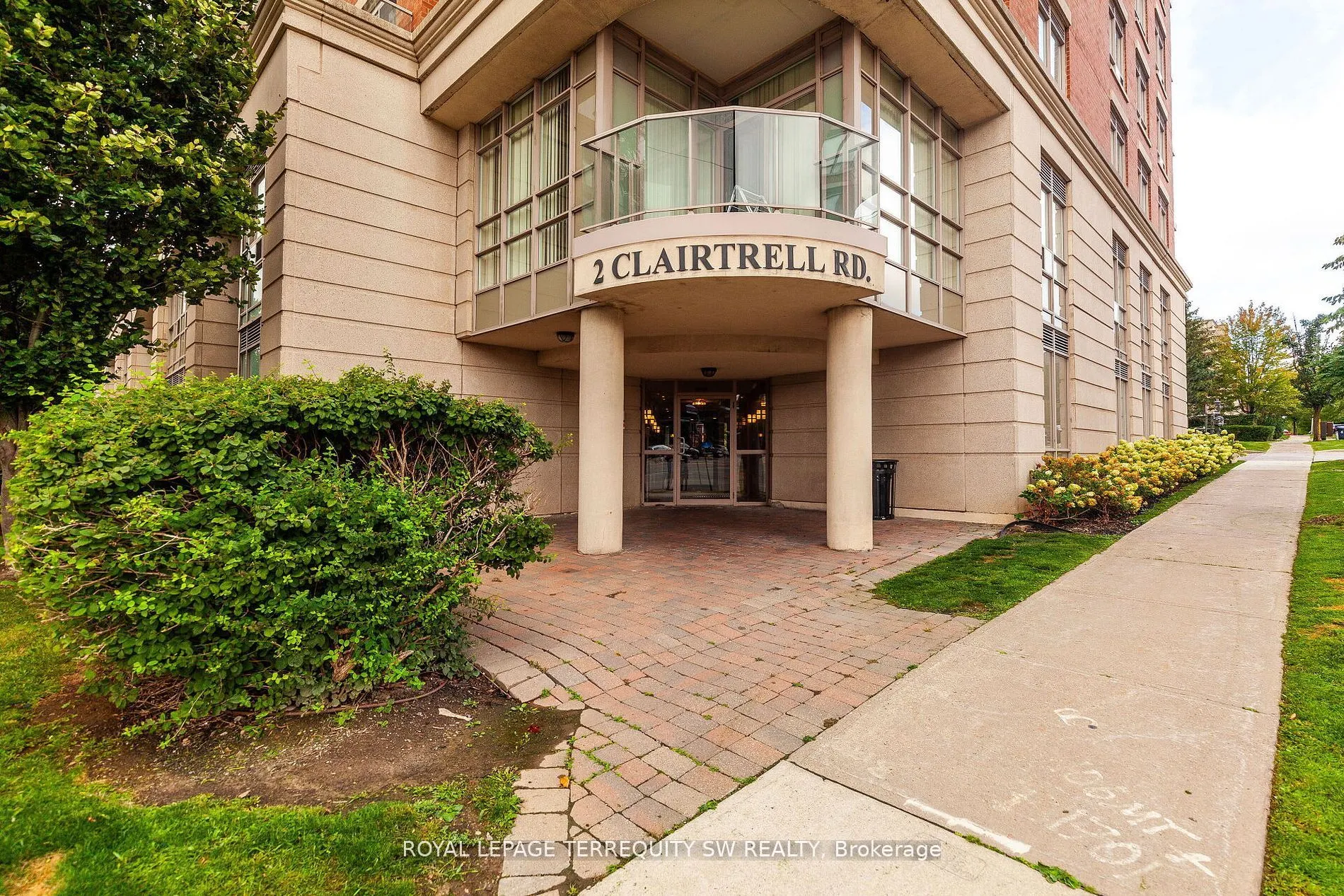 2 Clairtrell Road, #208