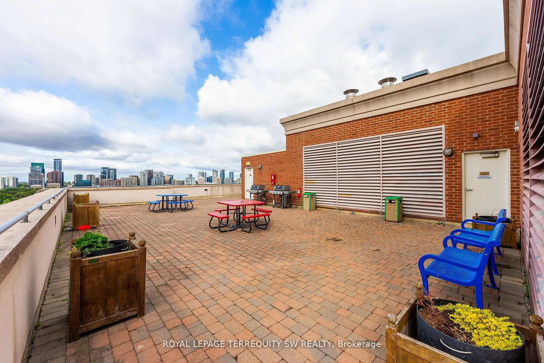 2 Clairtrell Road, #208