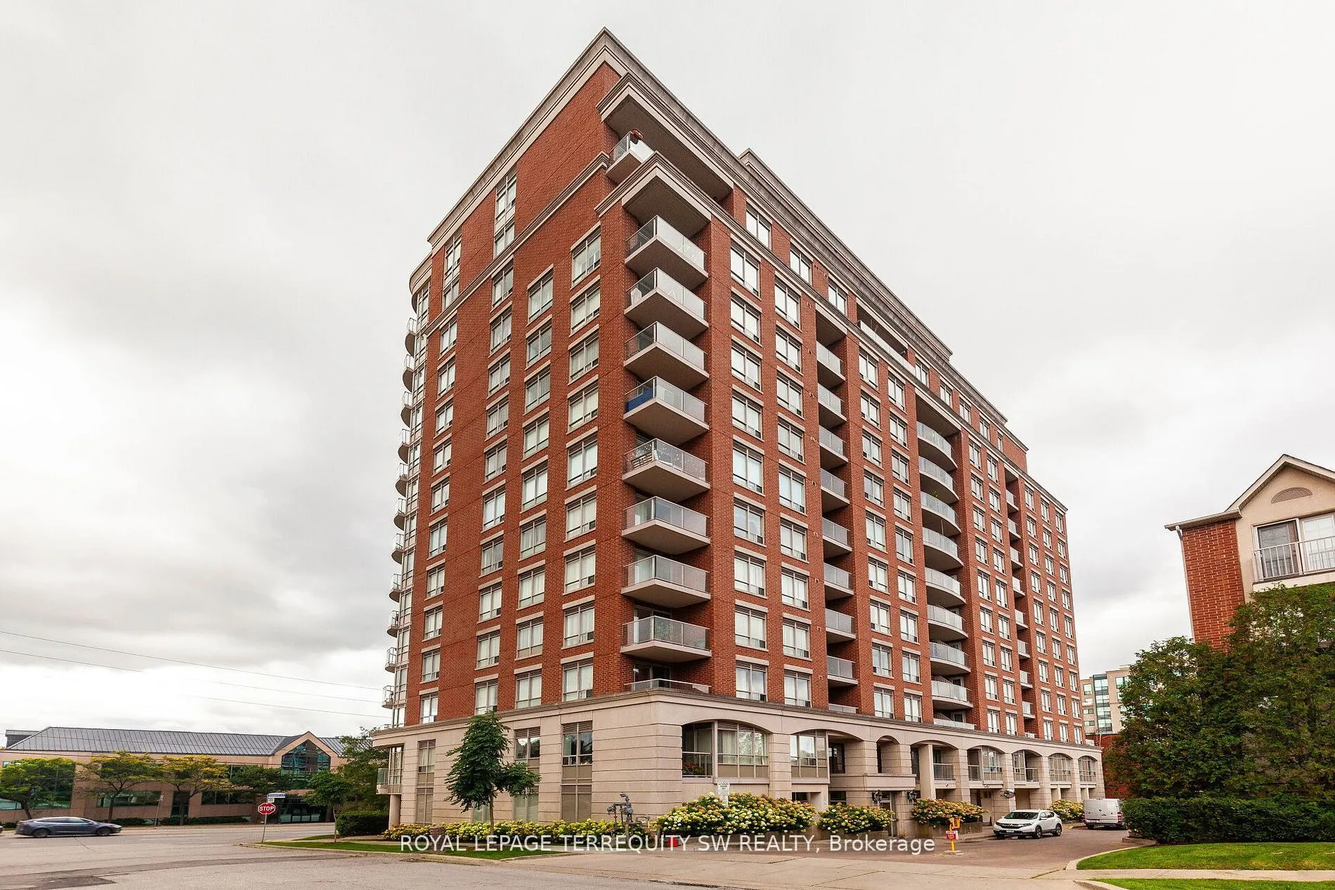 2 Clairtrell Road, #208