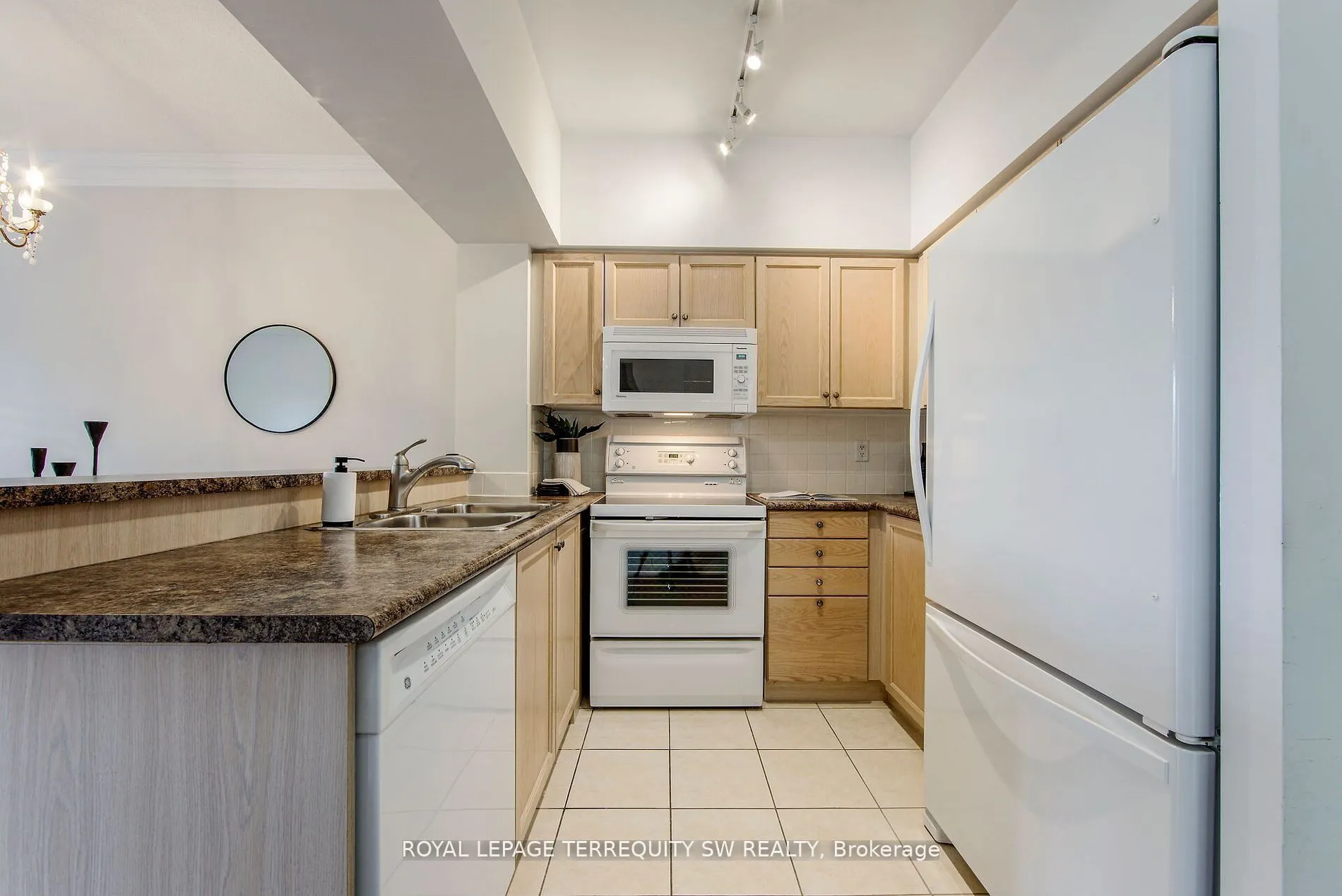 2 Clairtrell Road, #208
