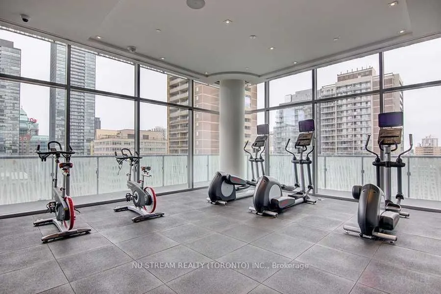 50 Charles Street E, #1813