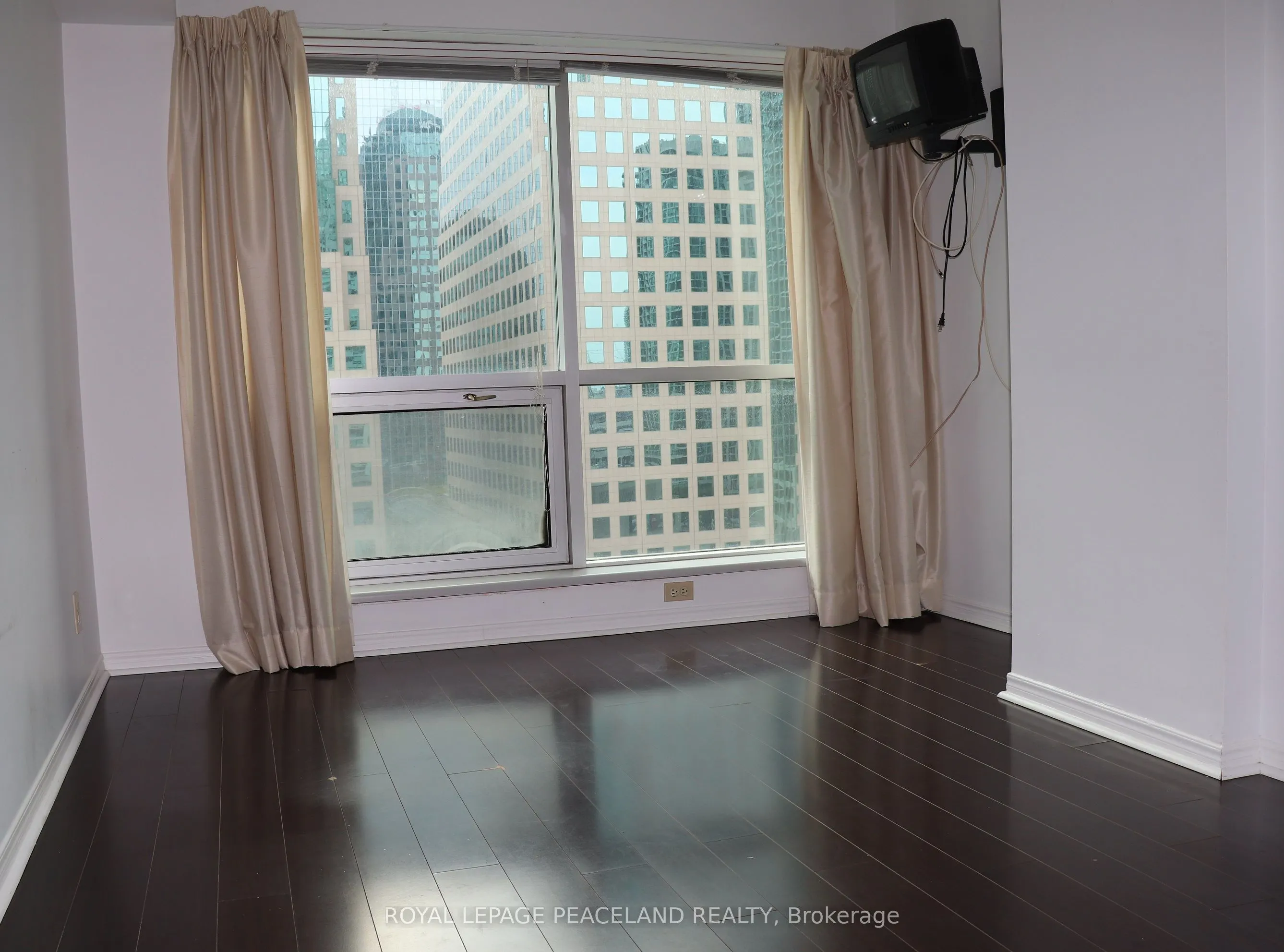 10 Queens Quay W, #1009