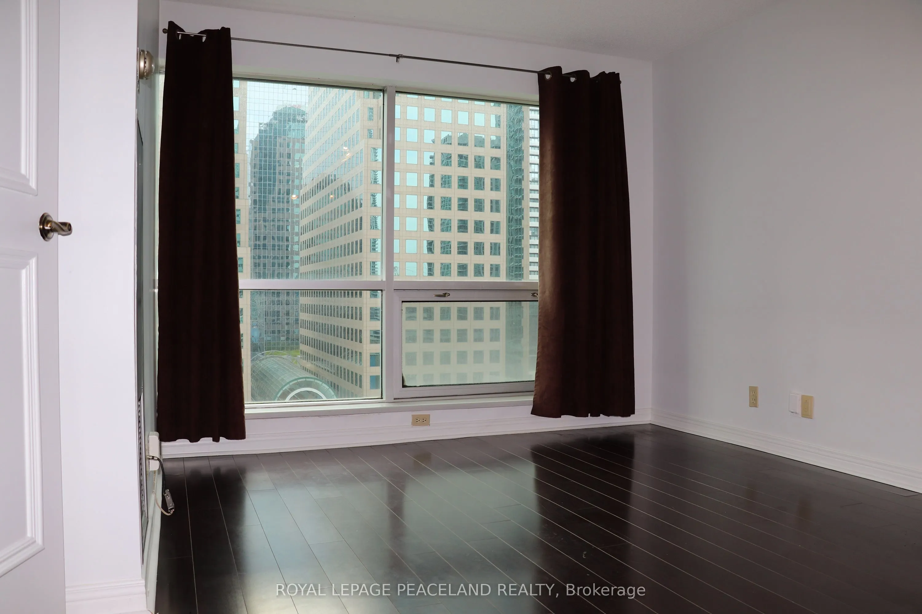 10 Queens Quay W, #1009