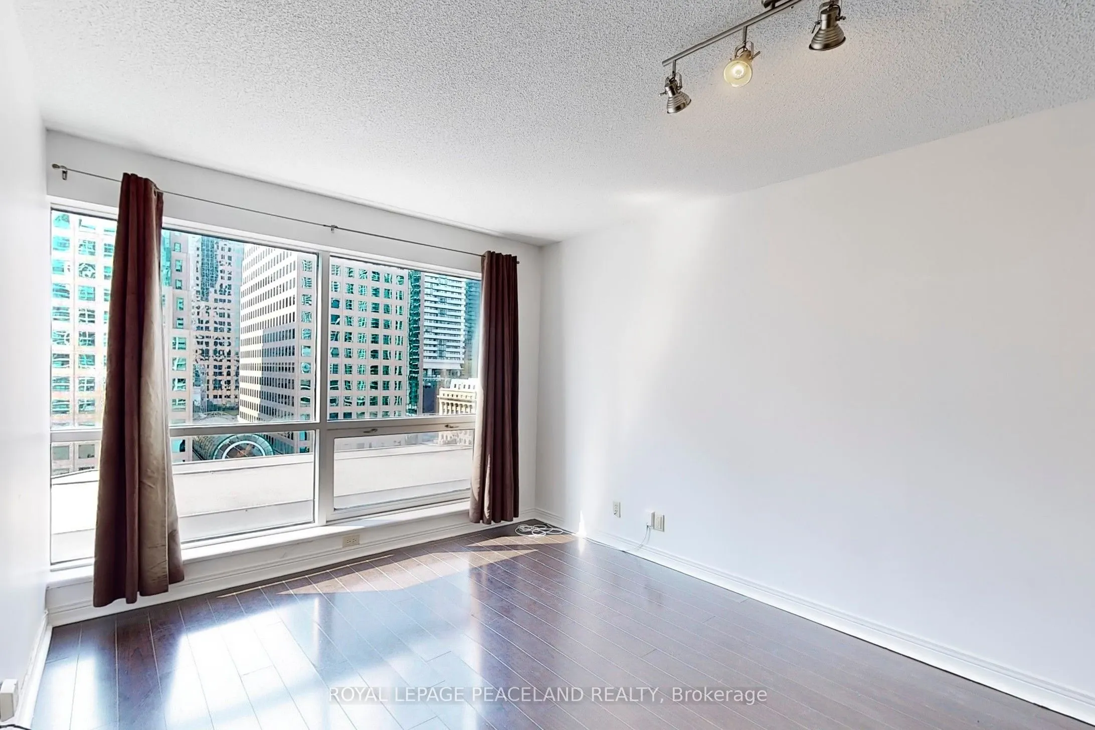 10 Queens Quay W, #1009