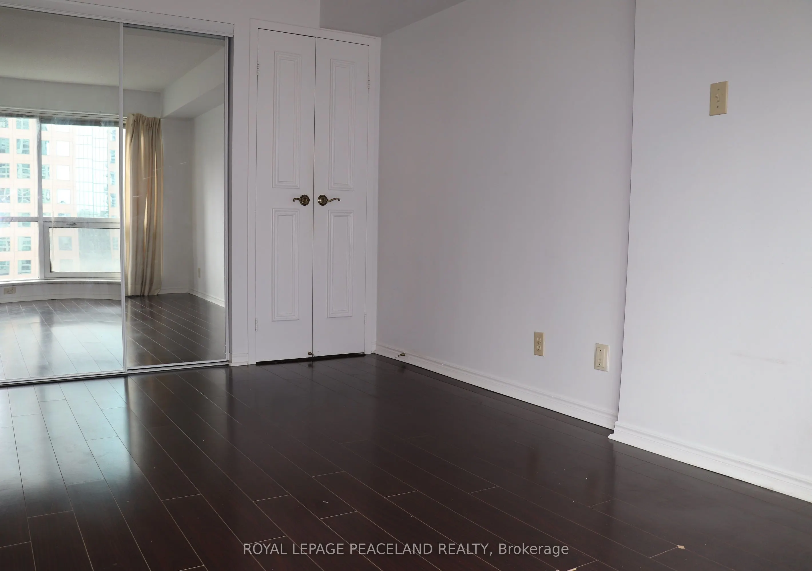 10 Queens Quay W, #1009
