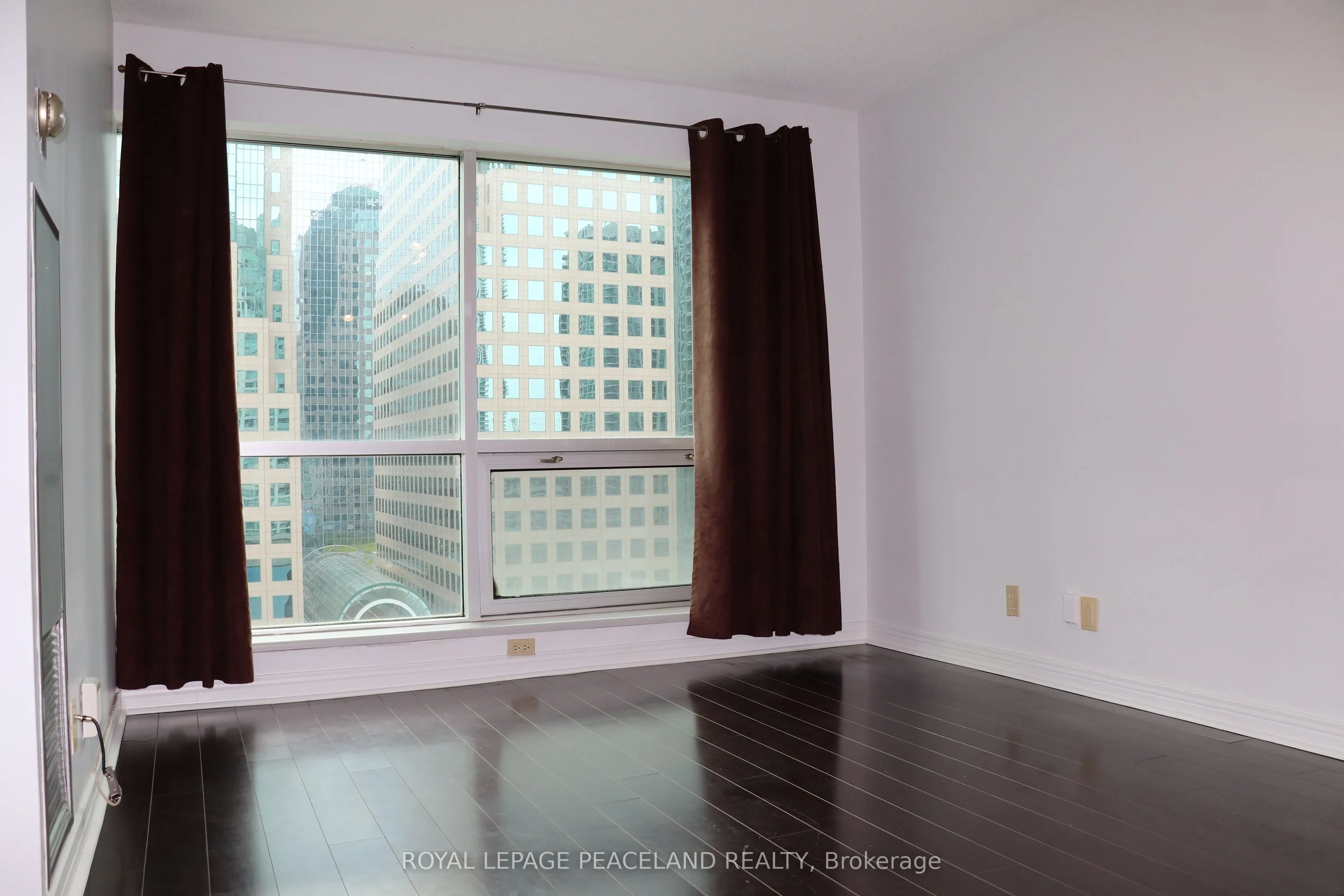 10 Queens Quay W, #1009