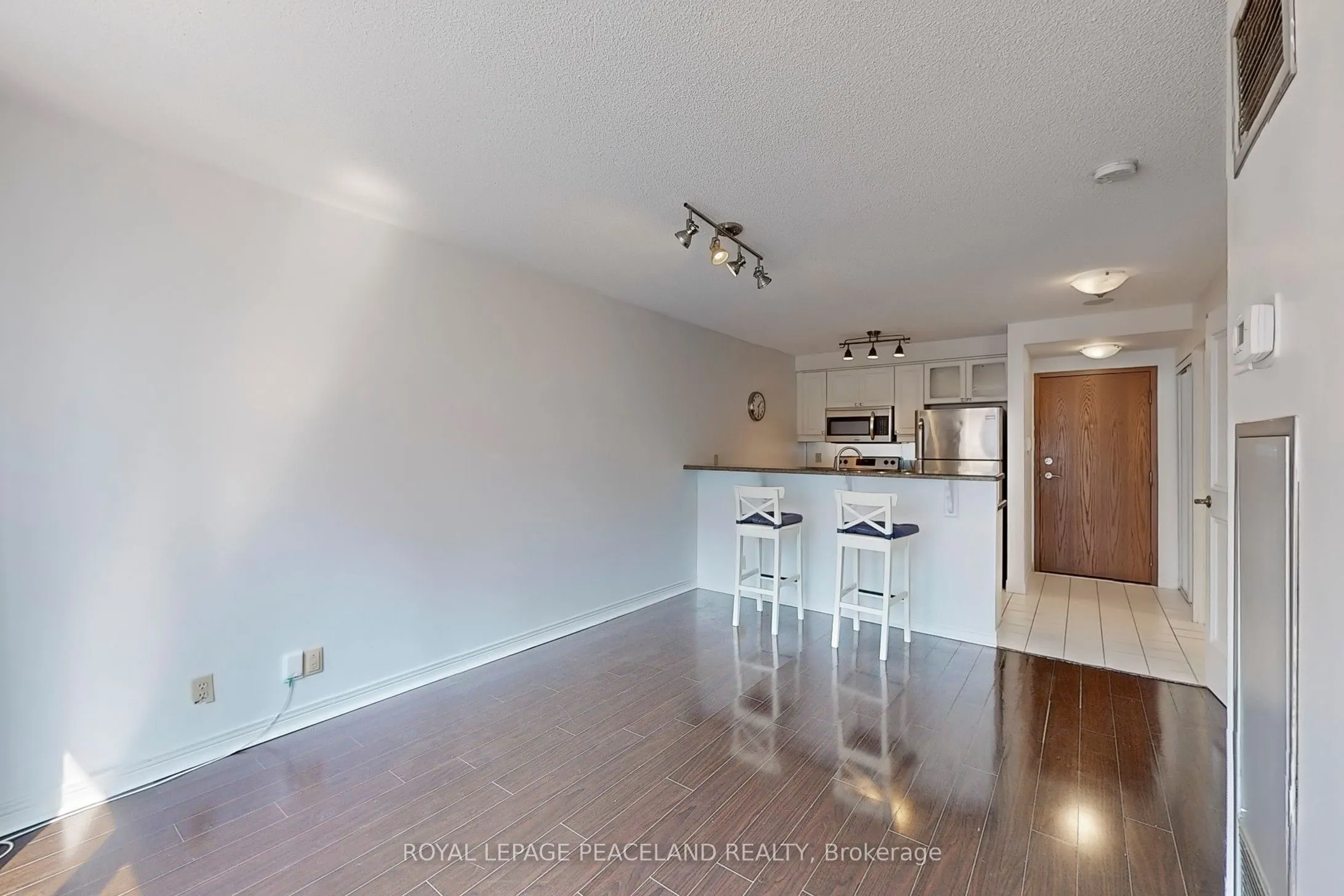 10 Queens Quay W, #1009